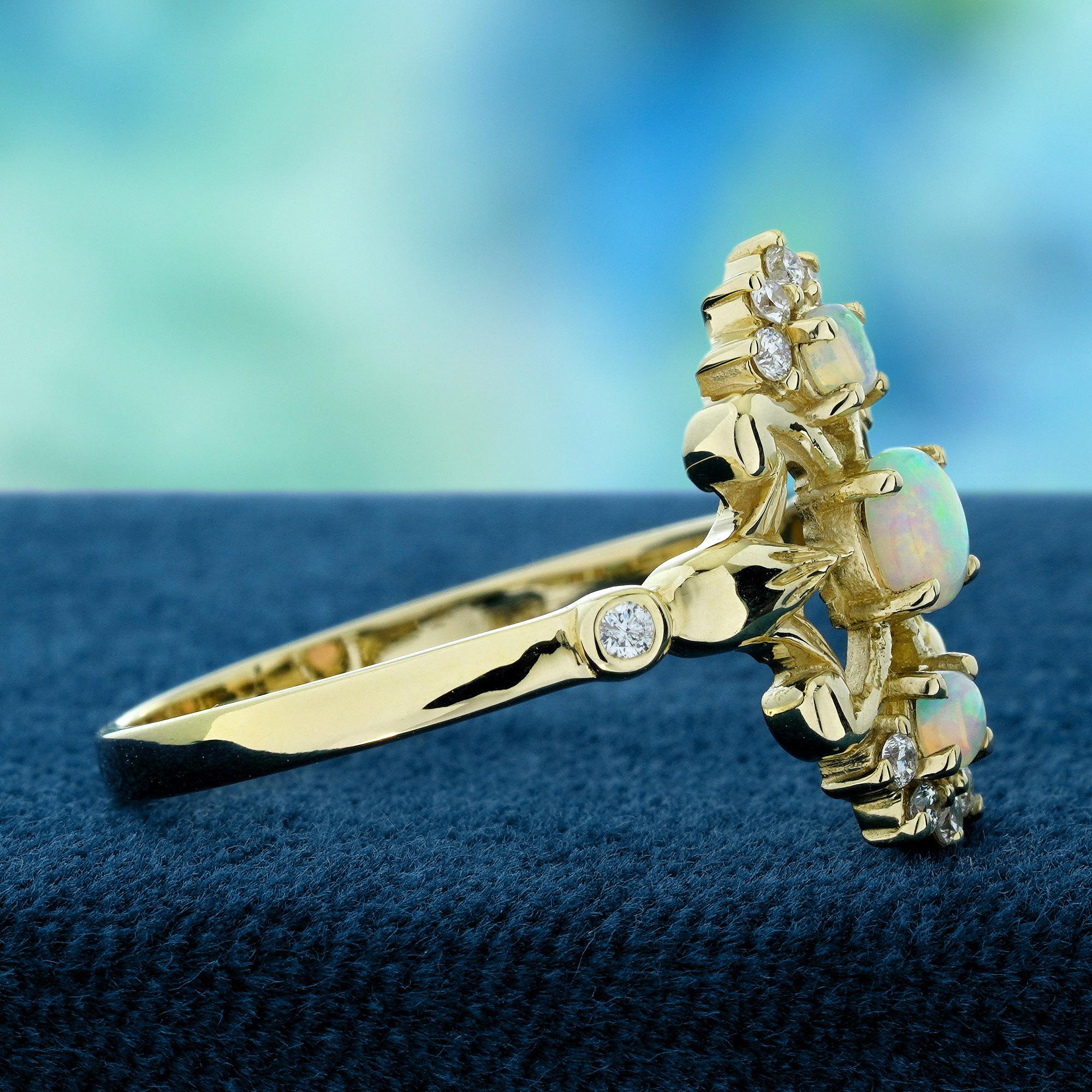 Taille ronde Bague vintage à trois pierres en or jaune massif 14 carats avec opale et diamants en vente