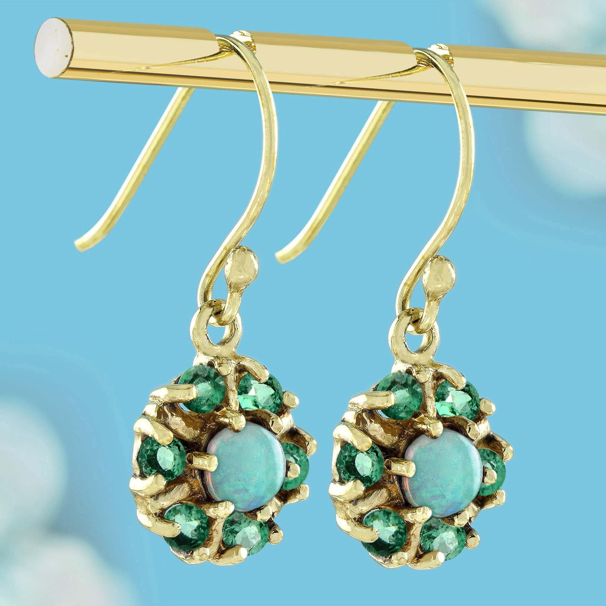 Opal- und Smaragd-Ohrringe im Vintage-Stil aus 14 Karat Gelbgold (Edwardian) im Angebot