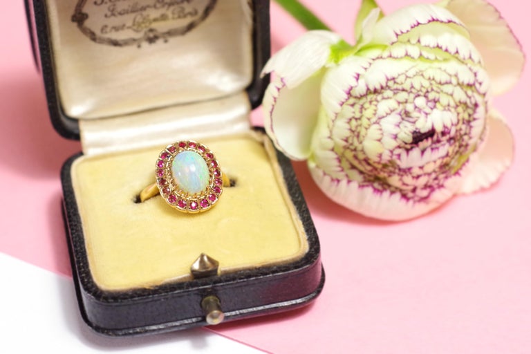 Opal and Garnet Cluster Ring in 18k Gold, Vintage Cluster Ring For Sale 5