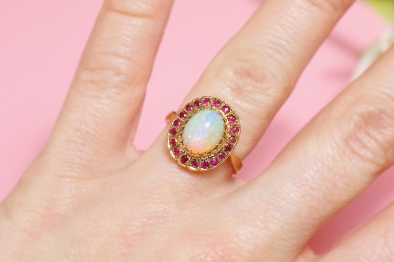 Opal and Garnet Cluster Ring in 18k Gold, Vintage Cluster Ring For Sale 3