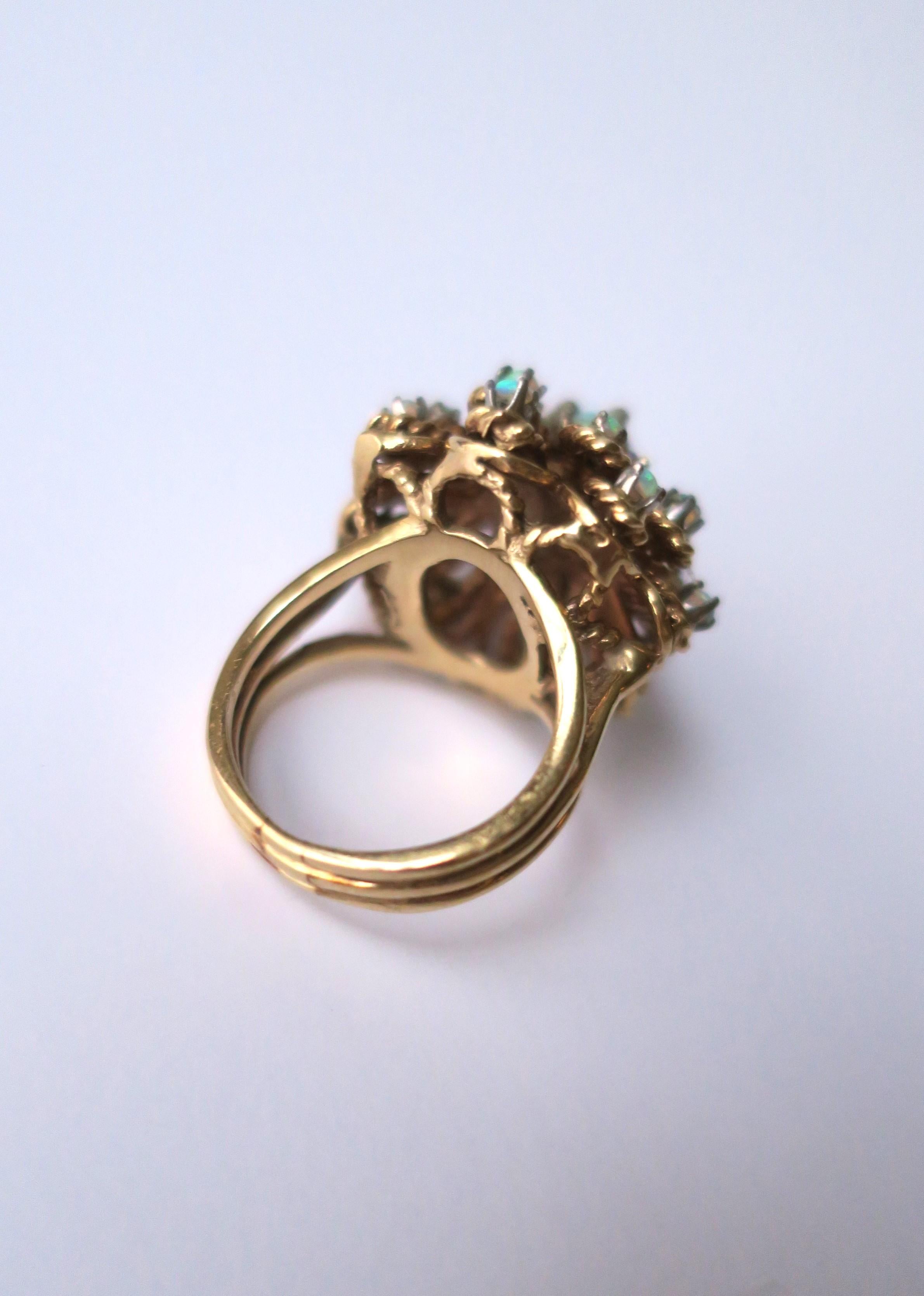 Opal- und Gold-Cluster-Cocktailring im Angebot 5