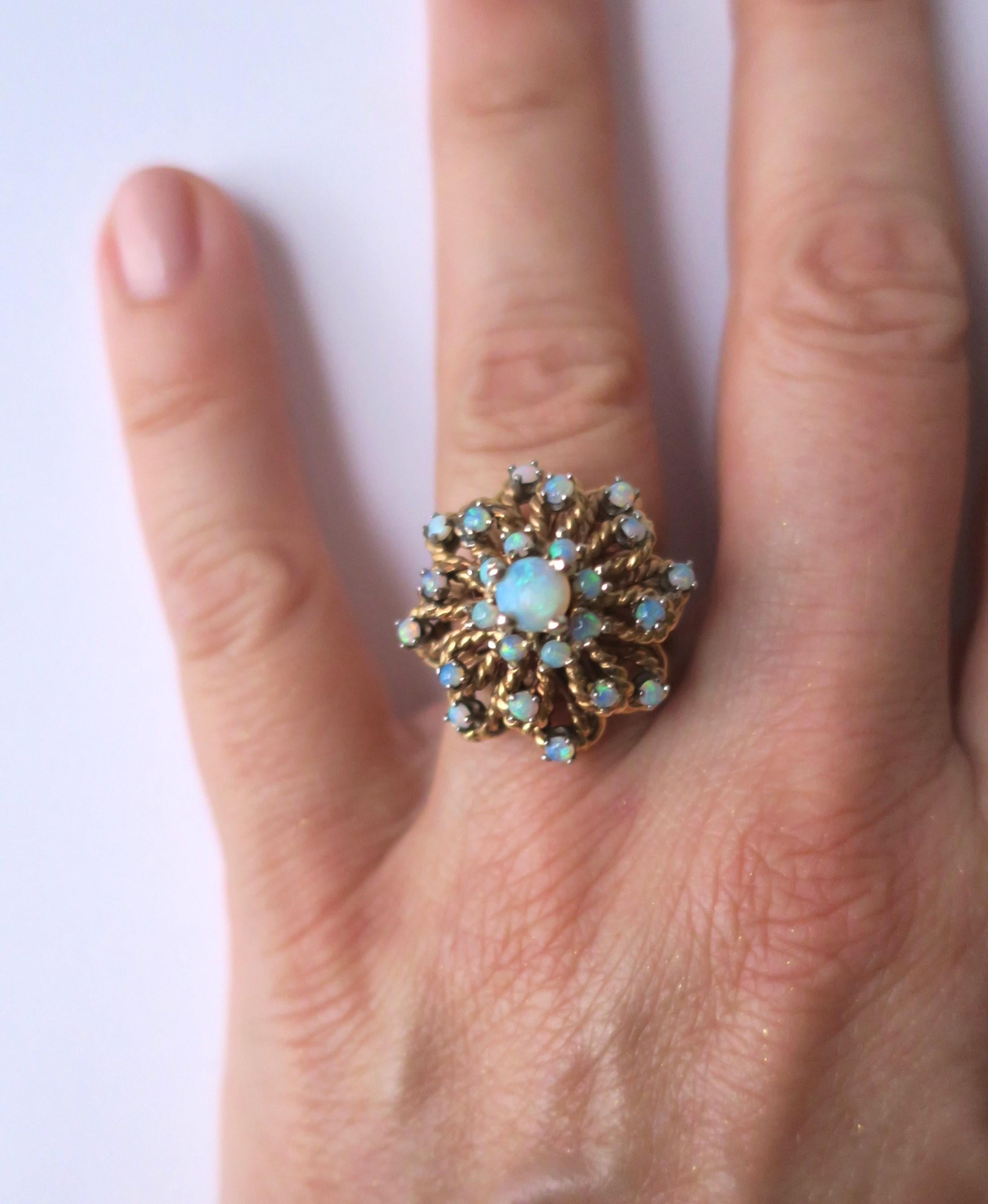 Opal- und Gold-Cluster-Cocktailring für Damen oder Herren im Angebot