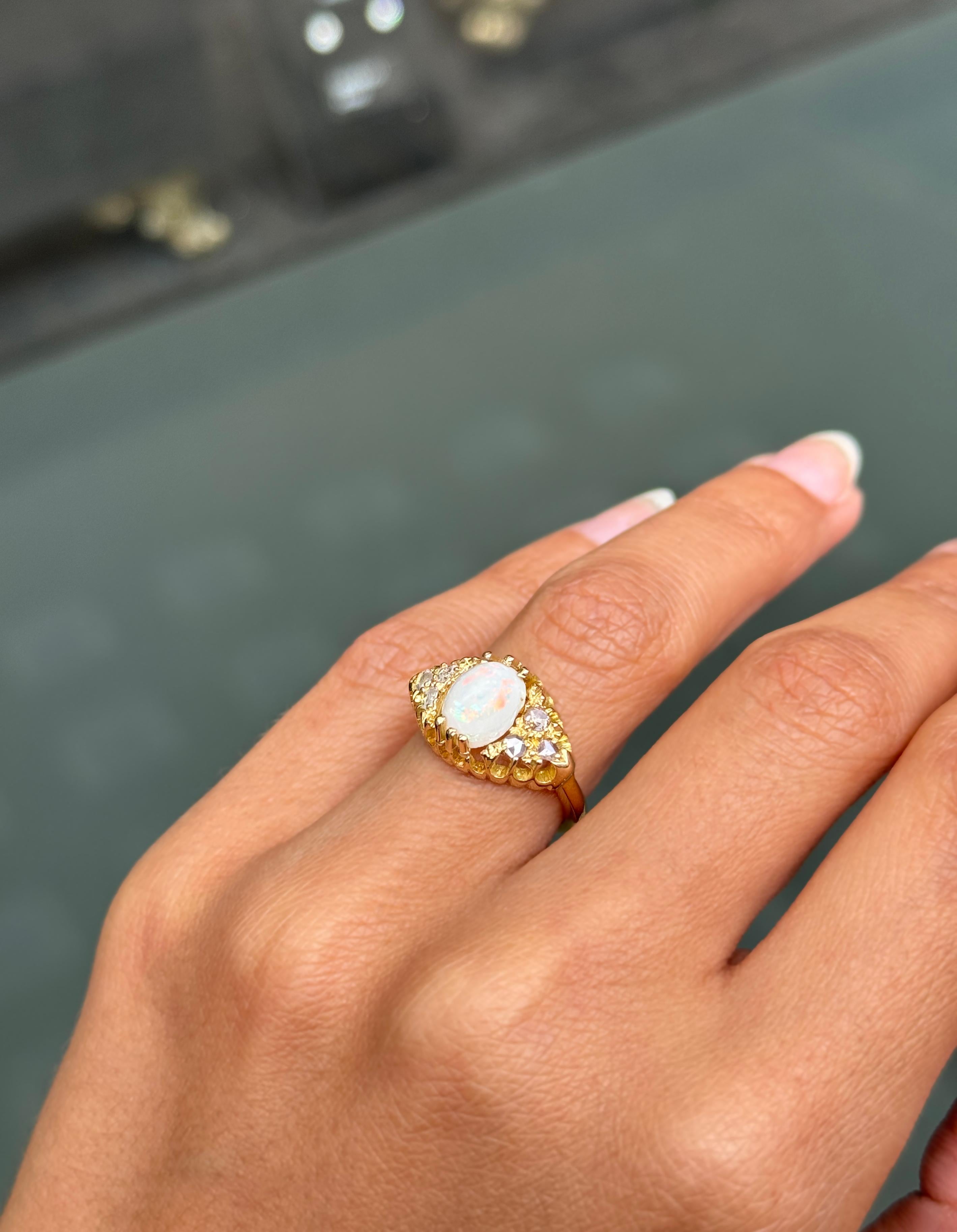 Bague grappe Navette en or jaune 18 carats, opale et diamant taille ancienne Pour femmes en vente