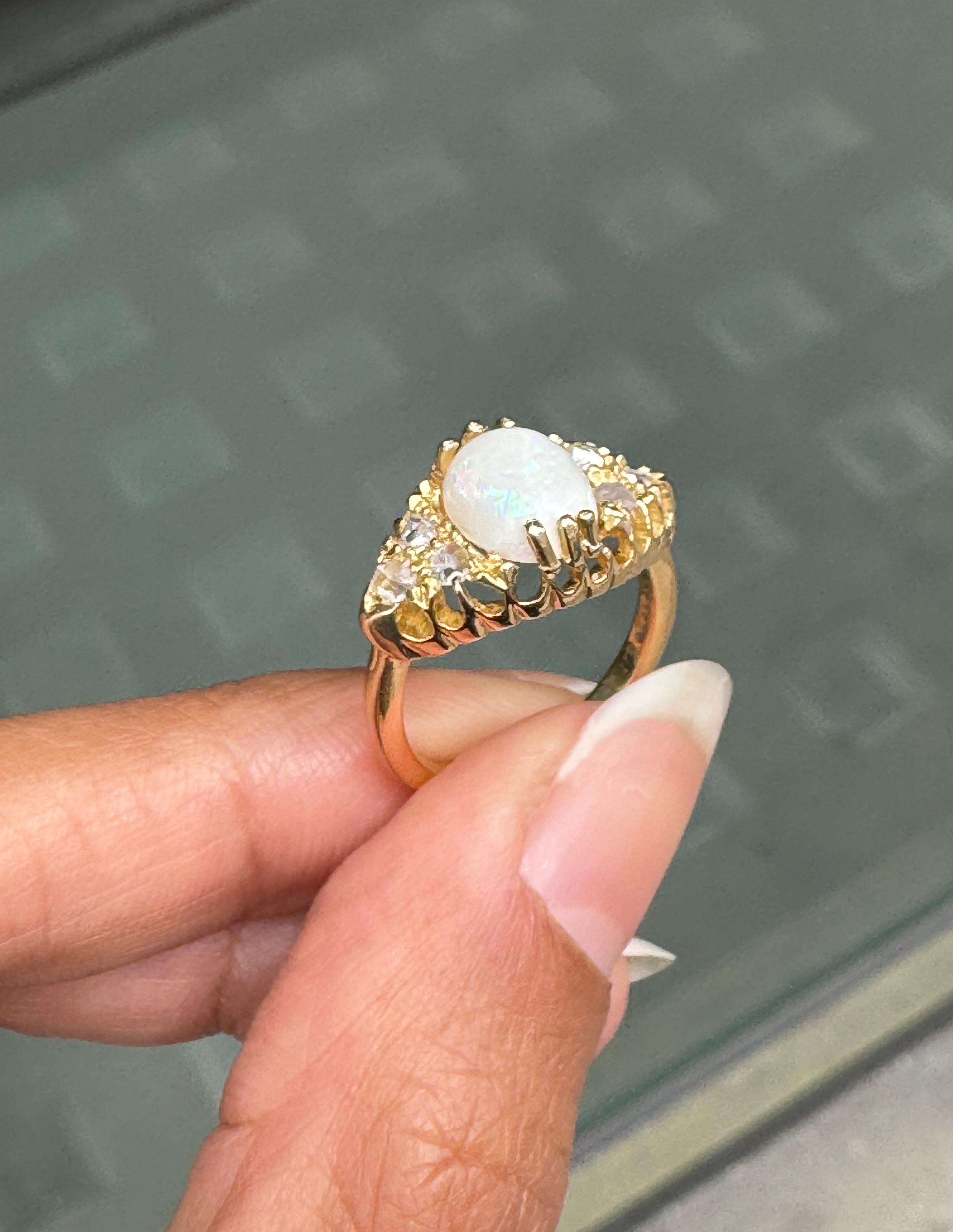 Bague grappe Navette en or jaune 18 carats, opale et diamant taille ancienne en vente 3