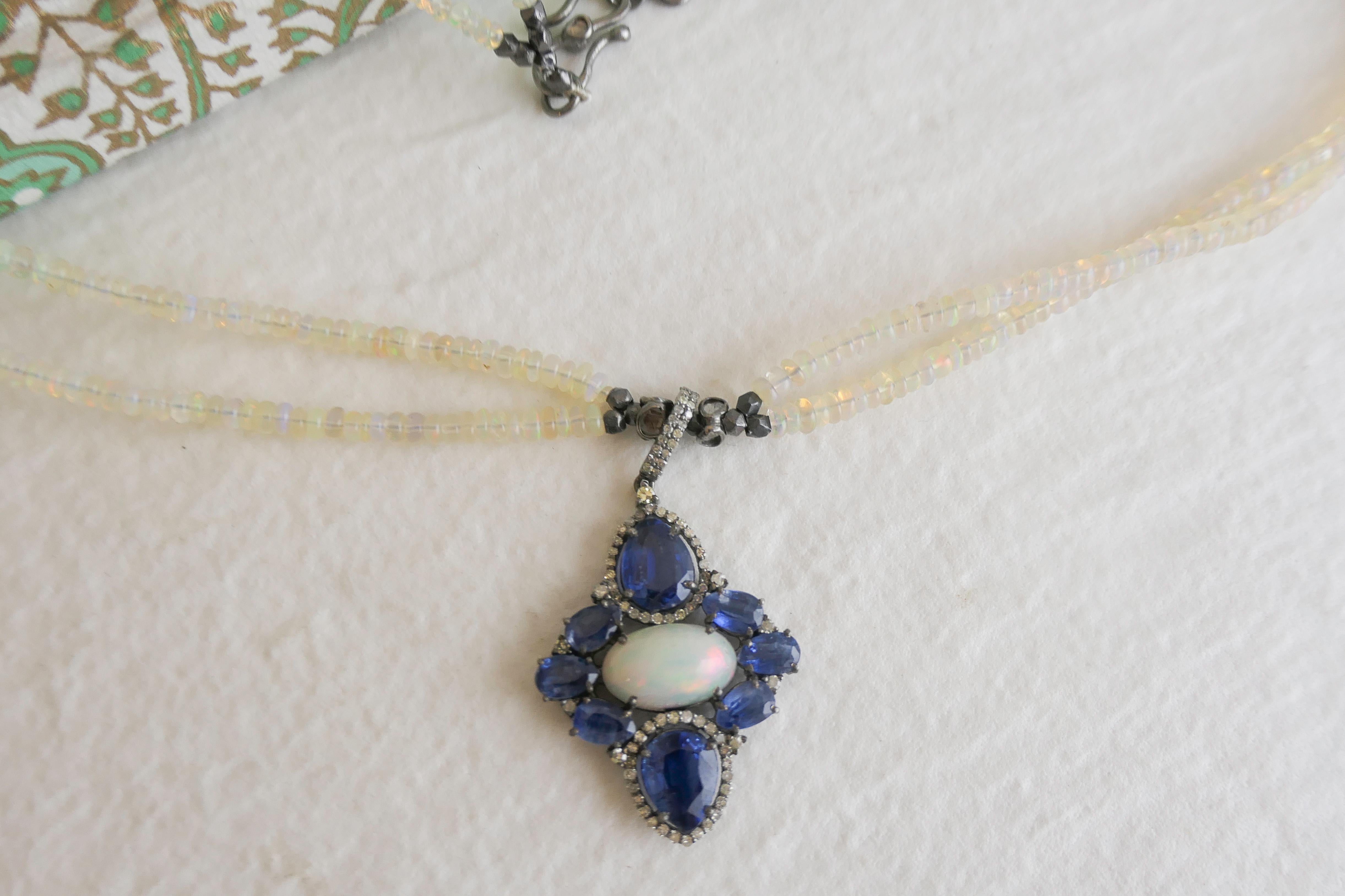 Collana in argento sterling ossidato con opale e tanzanite e diamanti da 16,5 pollici. in vendita 5