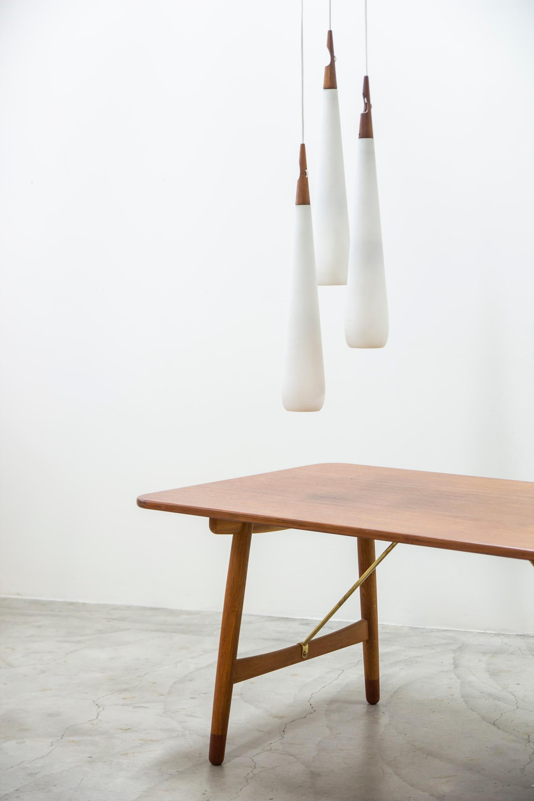 Modèle de suspension au plafond 
