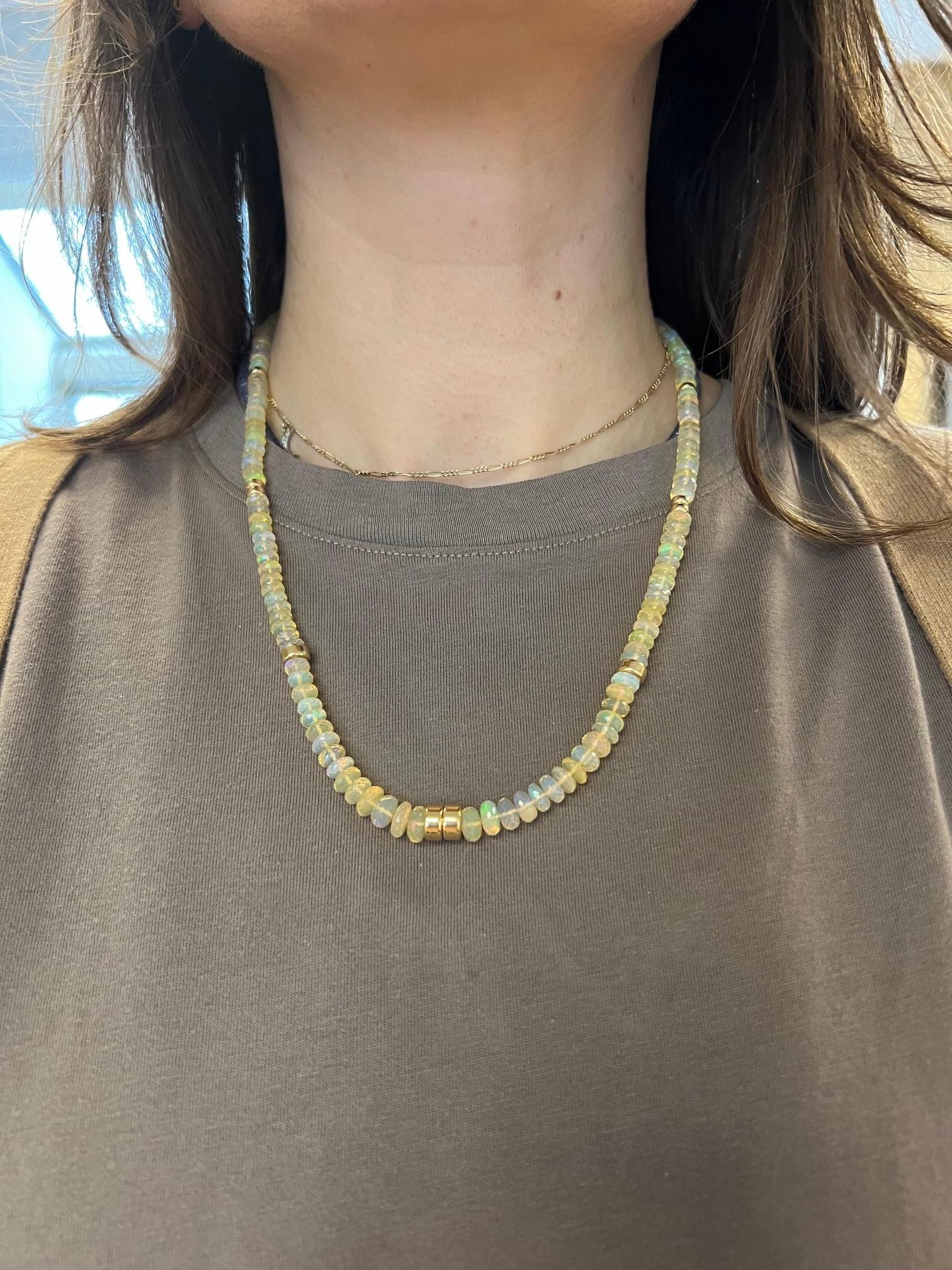 Collana con perline di opale in oro giallo 14k In condizioni Nuovo in vendita a New York, NY