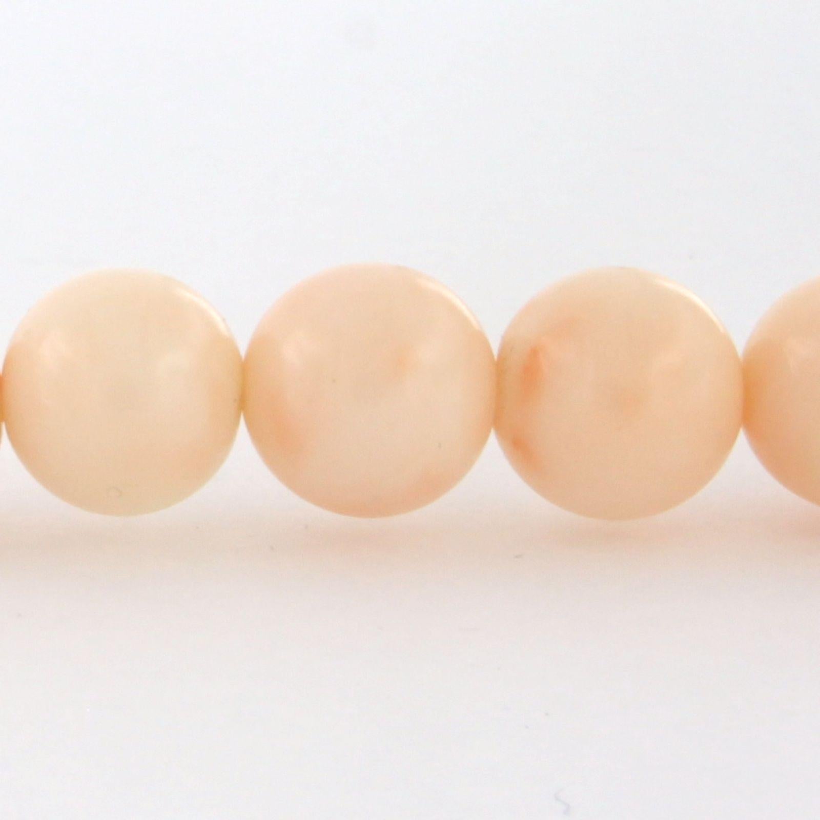 Brilliant Cut Opal beads bracelet and 18k gold lock with brilliant cut diamonds up to 1.84ct For Sale