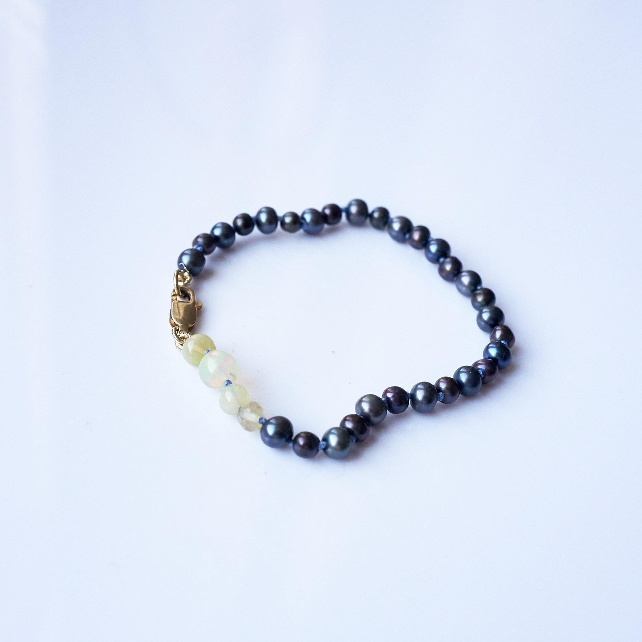 Round Cut Opal Black Pearl Beaded Bracelet J Dauphin For Sale