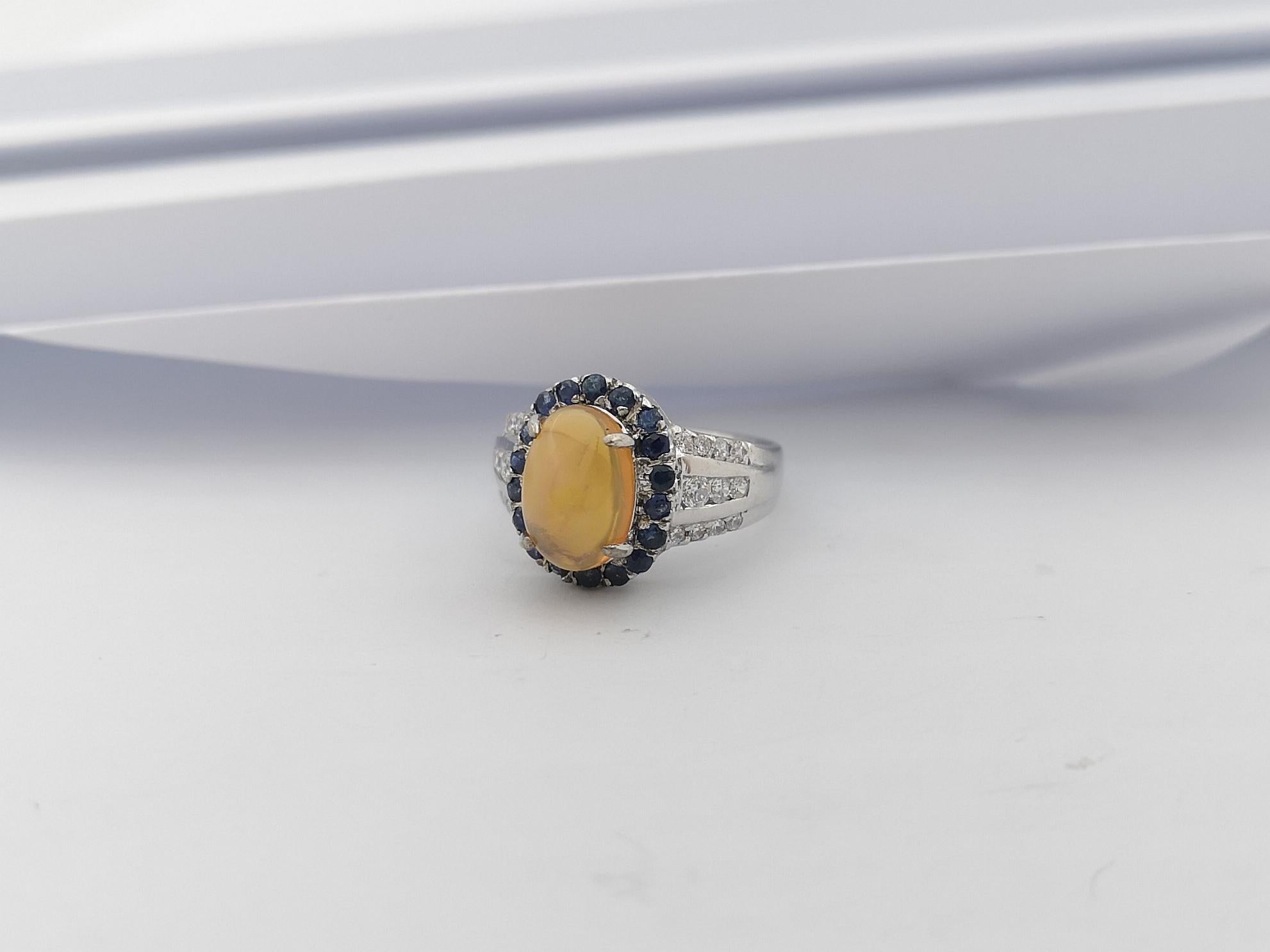 Ring mit Opal, blauem Saphir und kubischem Zirkon in Silberfassung im Angebot 3