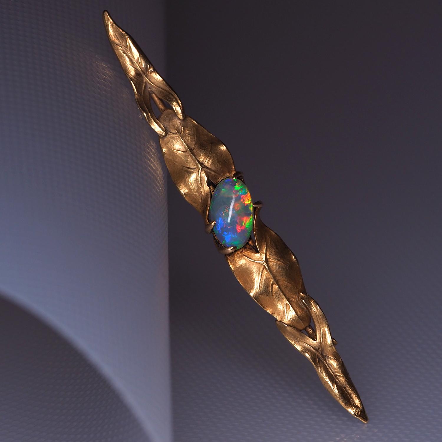 Cabochon Opal brooch gold Australian Natural Crystal Opal Art Nouveau Paris For Sale