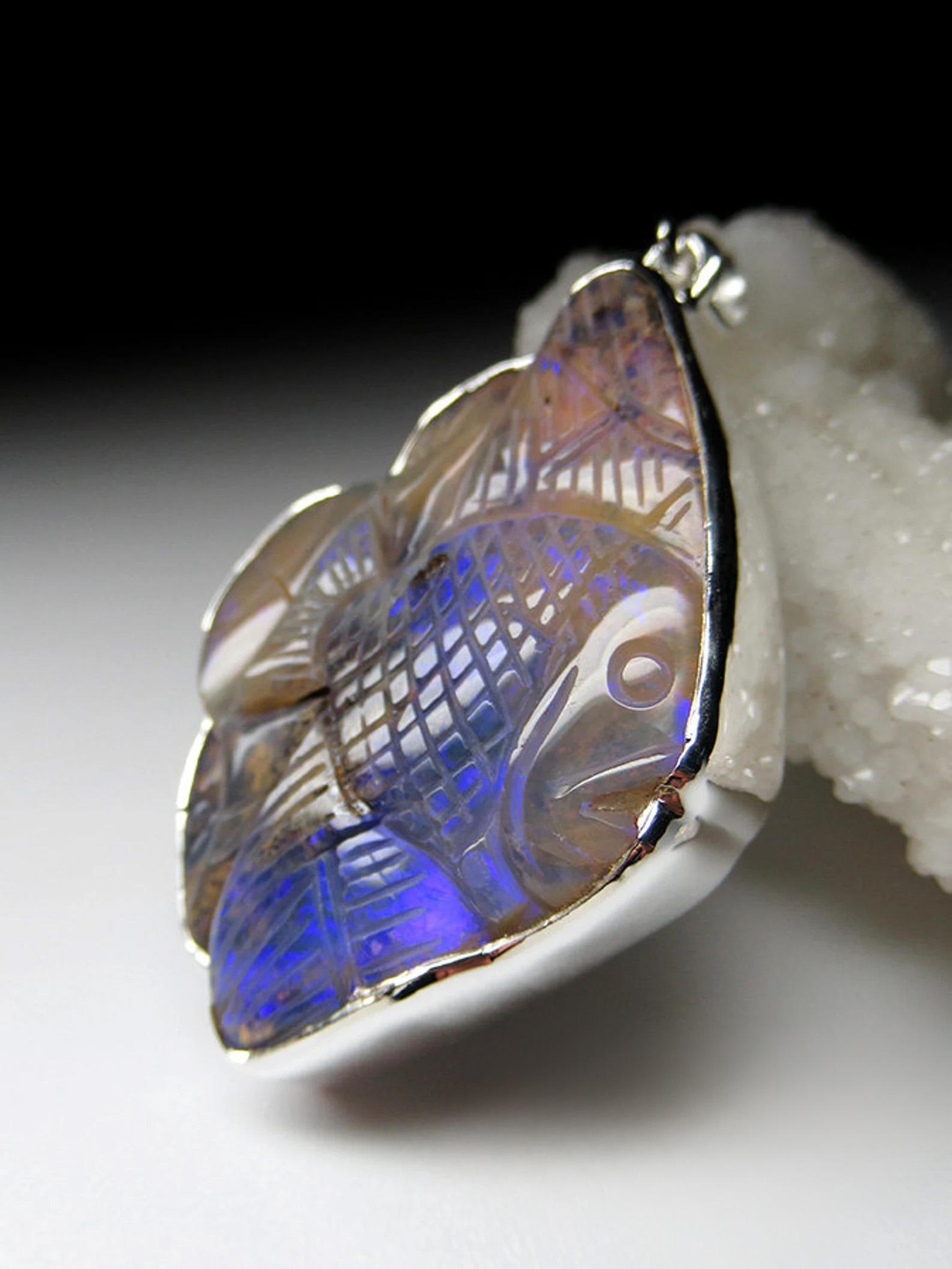 Opal Carving Silber Fisch Anhänger natürlichen violetten Vintage Edelstein Geschenk Frau für Damen oder Herren im Angebot