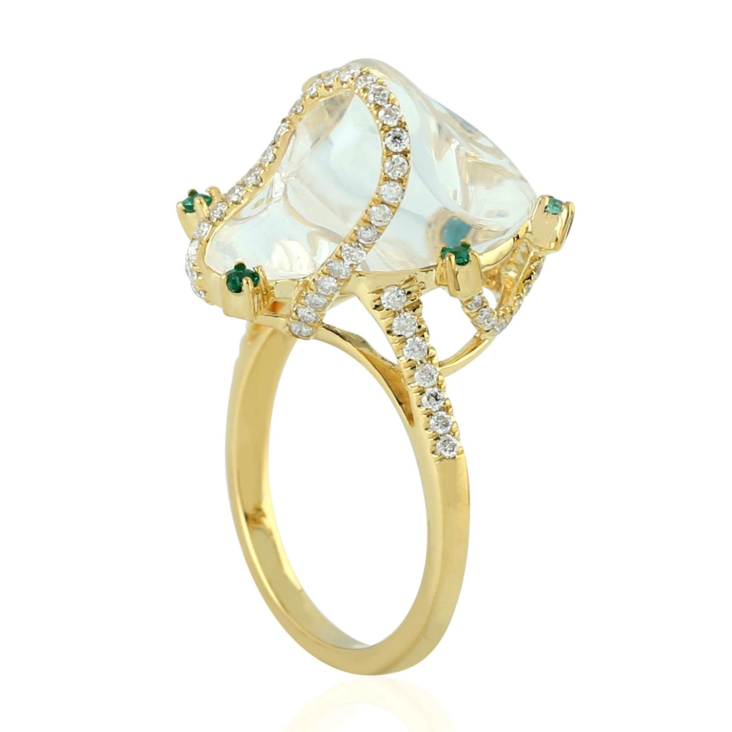 Opal-Cocktailring mit Smaragd und Diamanten aus 18 Karat Gelbgold (Gemischter Schliff)