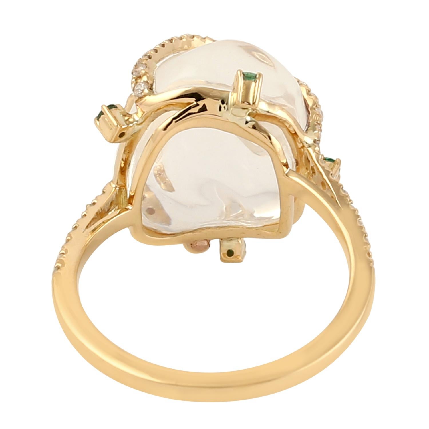 Opal-Cocktailring mit Smaragd und Diamanten aus 18 Karat Gelbgold im Zustand „Neu“ in New York, NY