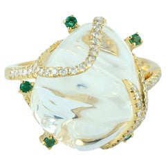 Opal-Cocktailring mit Smaragd und Diamanten aus 18 Karat Gelbgold