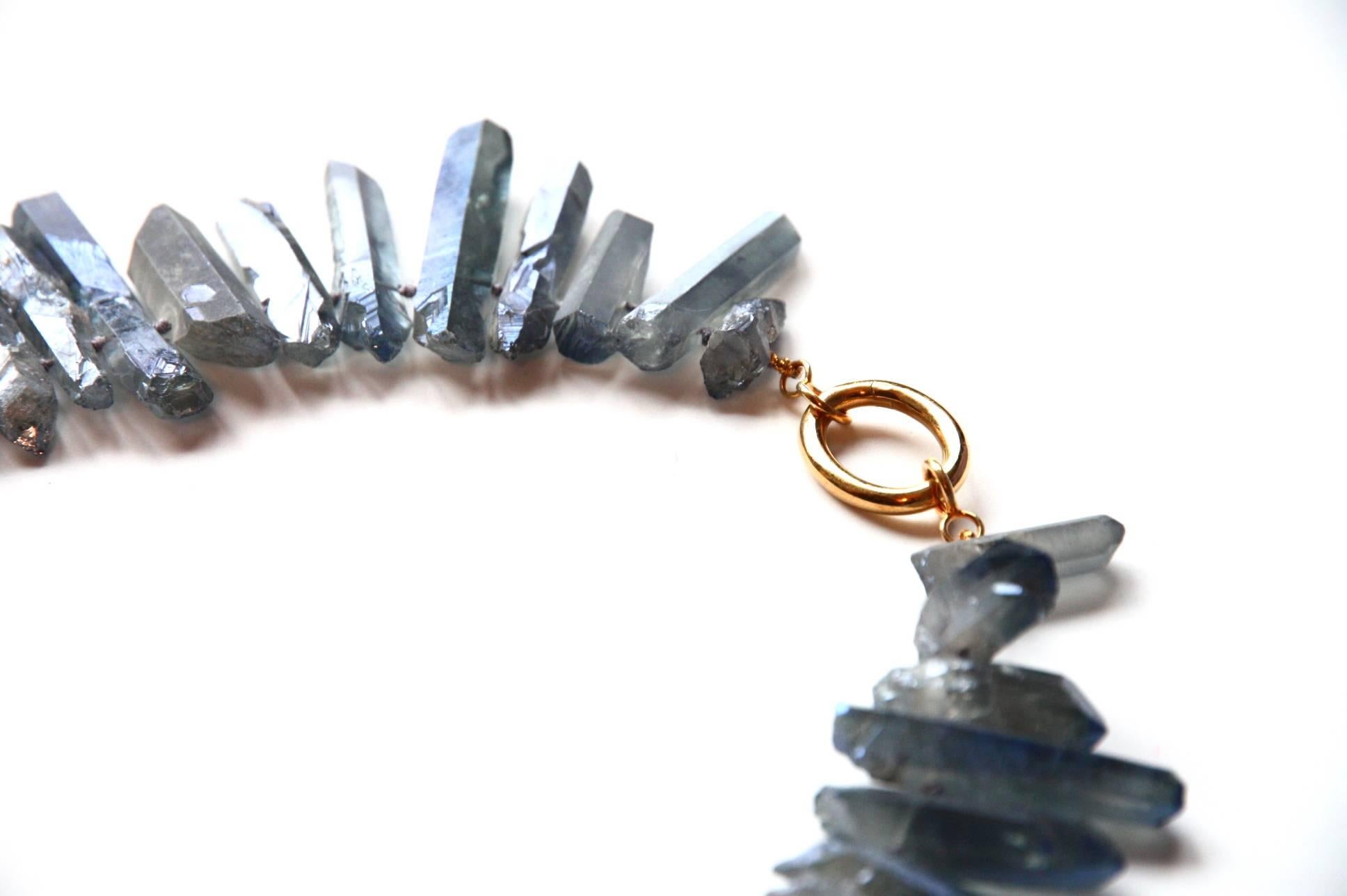 Collana con cristallo blu opale lunghezza totale 46 cm.
Tutti i gioielli di Giulia Colussi sono nuovi e non sono mai stati indossati o posseduti in precedenza. Ogni articolo arriverà a casa tua splendidamente confezionato nelle nostre scatole,