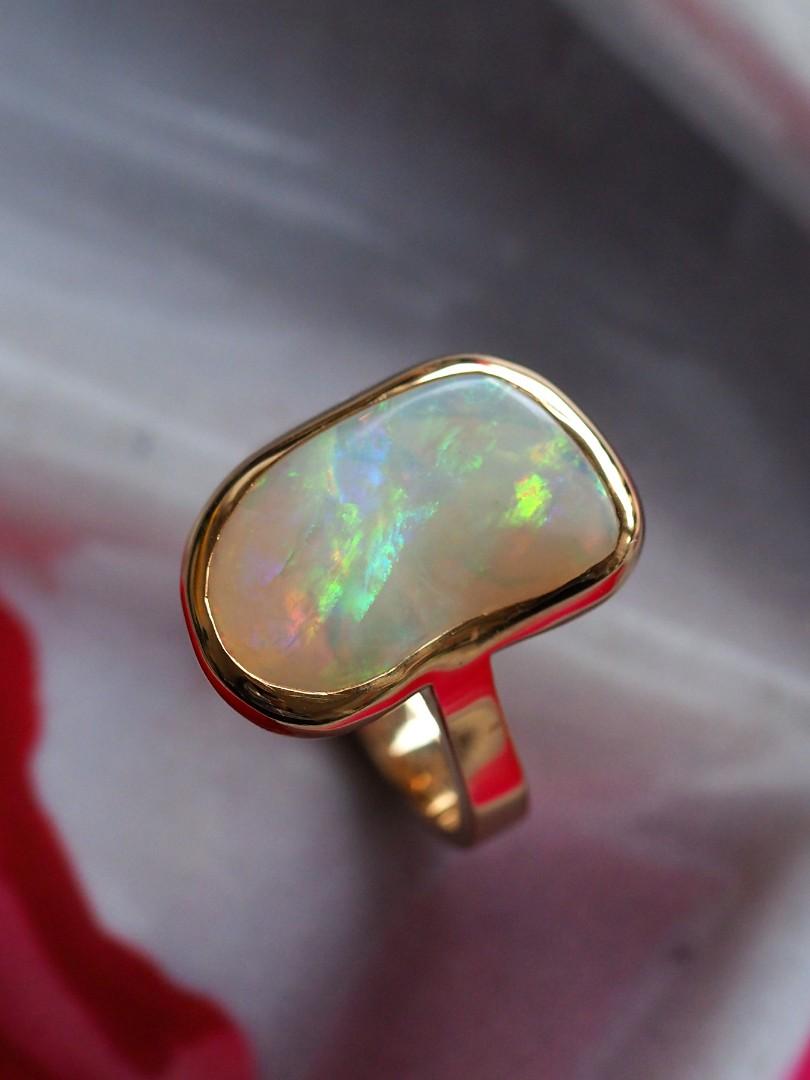 Opal Gold Ring Salvador Dali Style Jewelry Natural Iridescent Stone For Sale 4