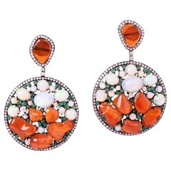 Opal-Ohrringe mit Smaragden und Diamanten 70 Karat