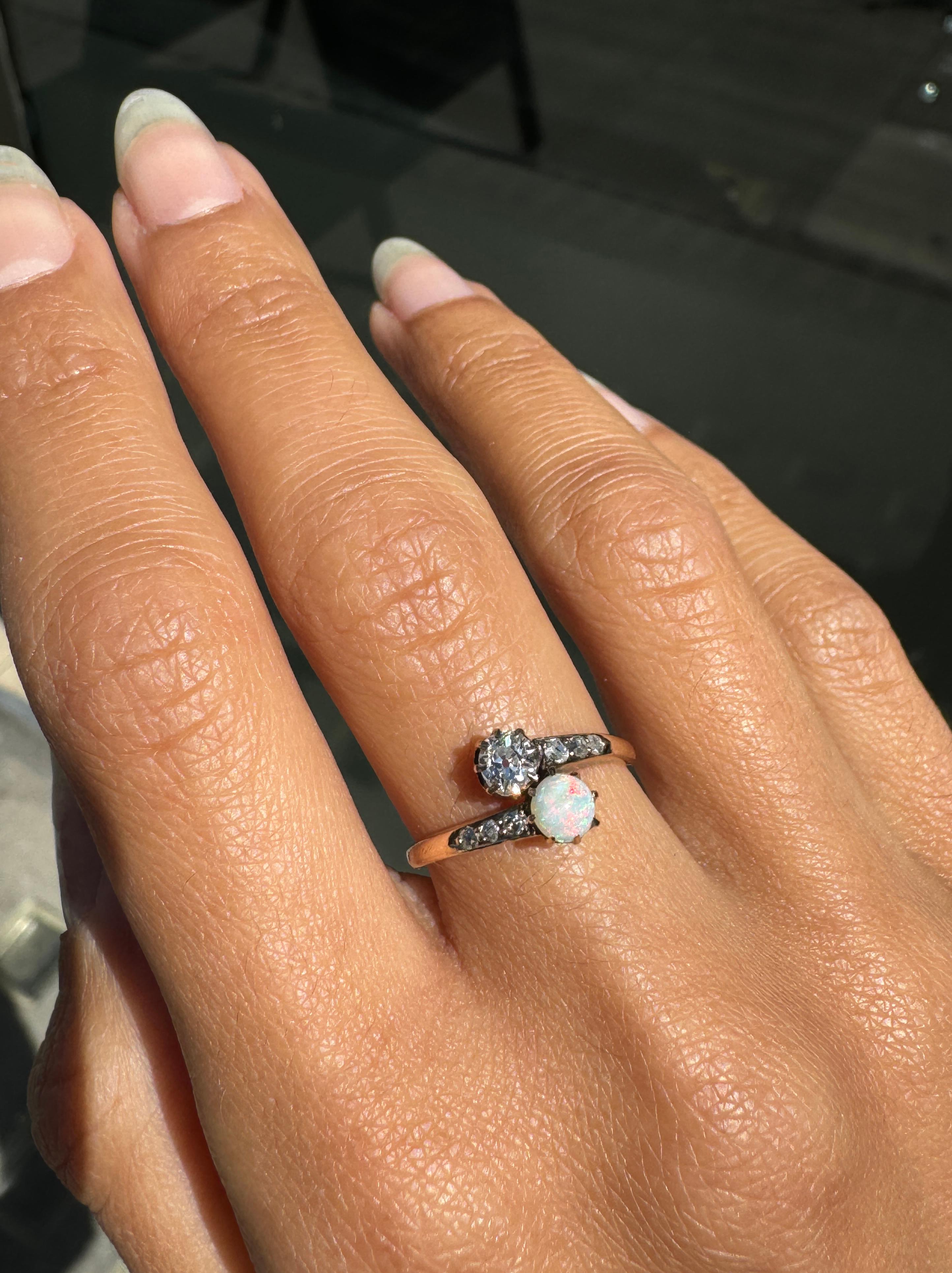 Bague de fiançailles Toi Et Moi en or rose 14 carats, opale et diamant, c.1900s Pour femmes en vente