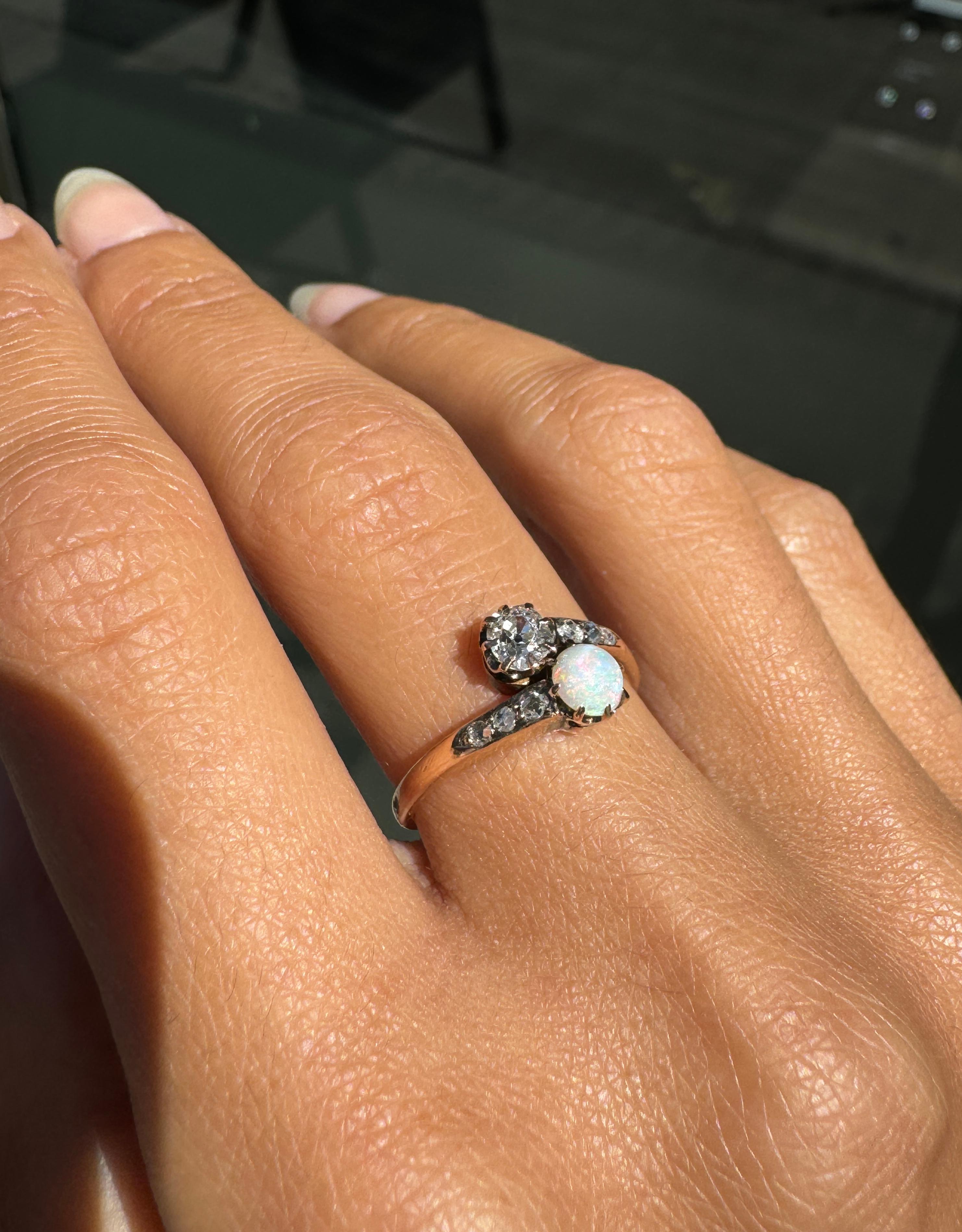 Bague de fiançailles Toi Et Moi en or rose 14 carats, opale et diamant, c.1900s en vente 1