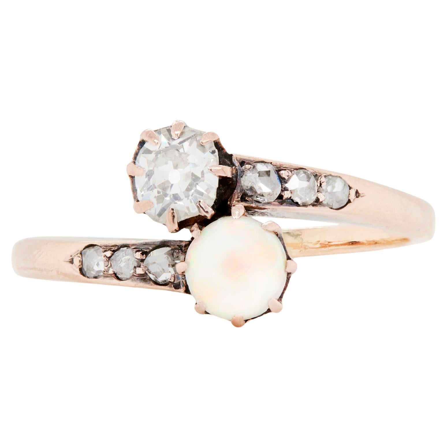 Bague de fiançailles Toi Et Moi en or rose 14 carats, opale et diamant, c.1900s en vente