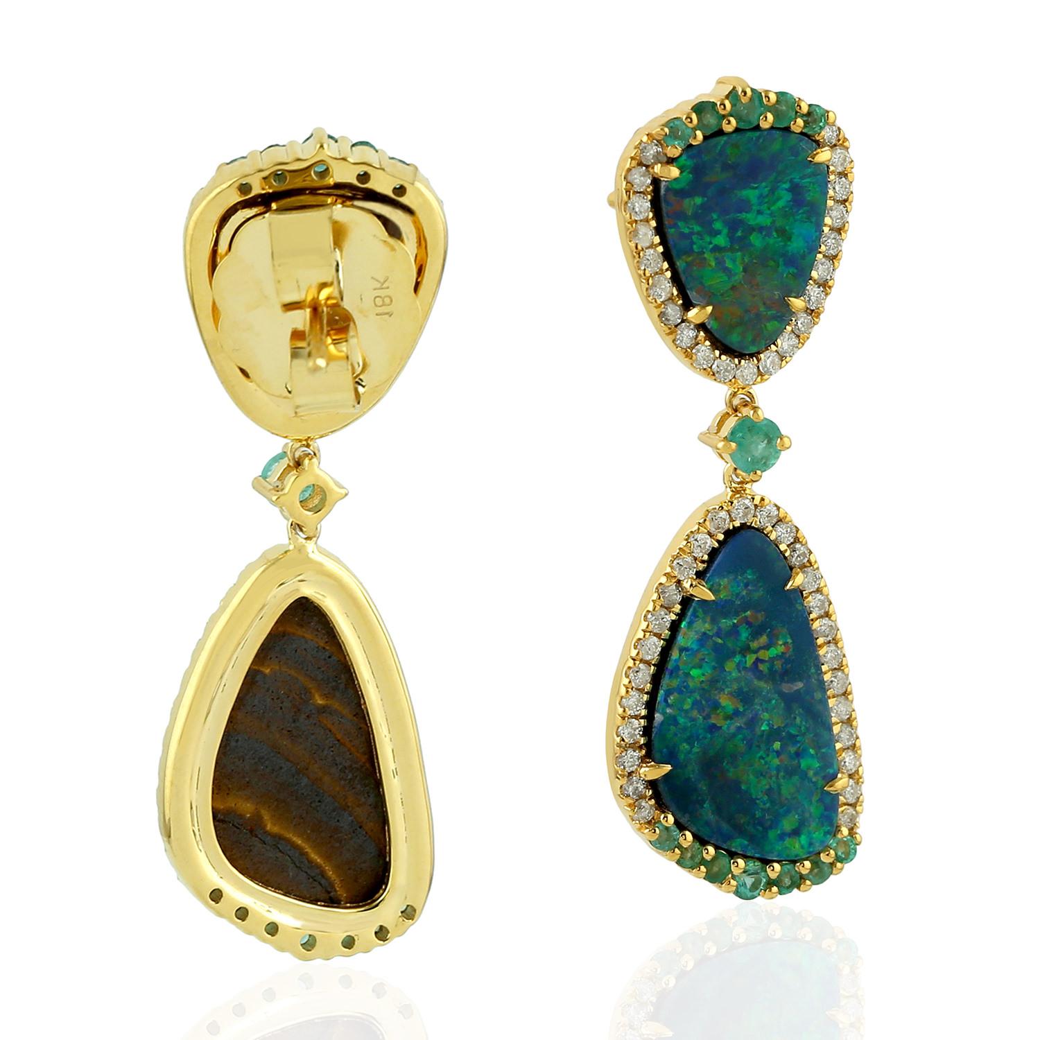 Women's Opal Diamond 18 Karat Gold /Butterfly Pendant Necklace For Sale