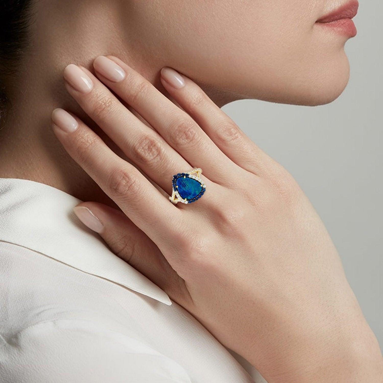 For Sale:  Opal Diamond 18 Karat Gold Ring 2