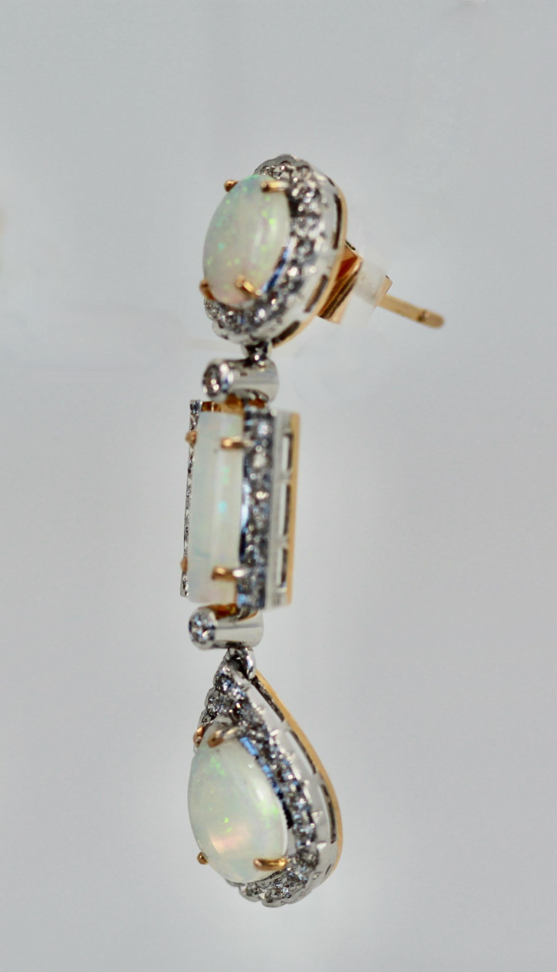 Taglio rotondo Orecchini a goccia con diamante Opale 18K in vendita