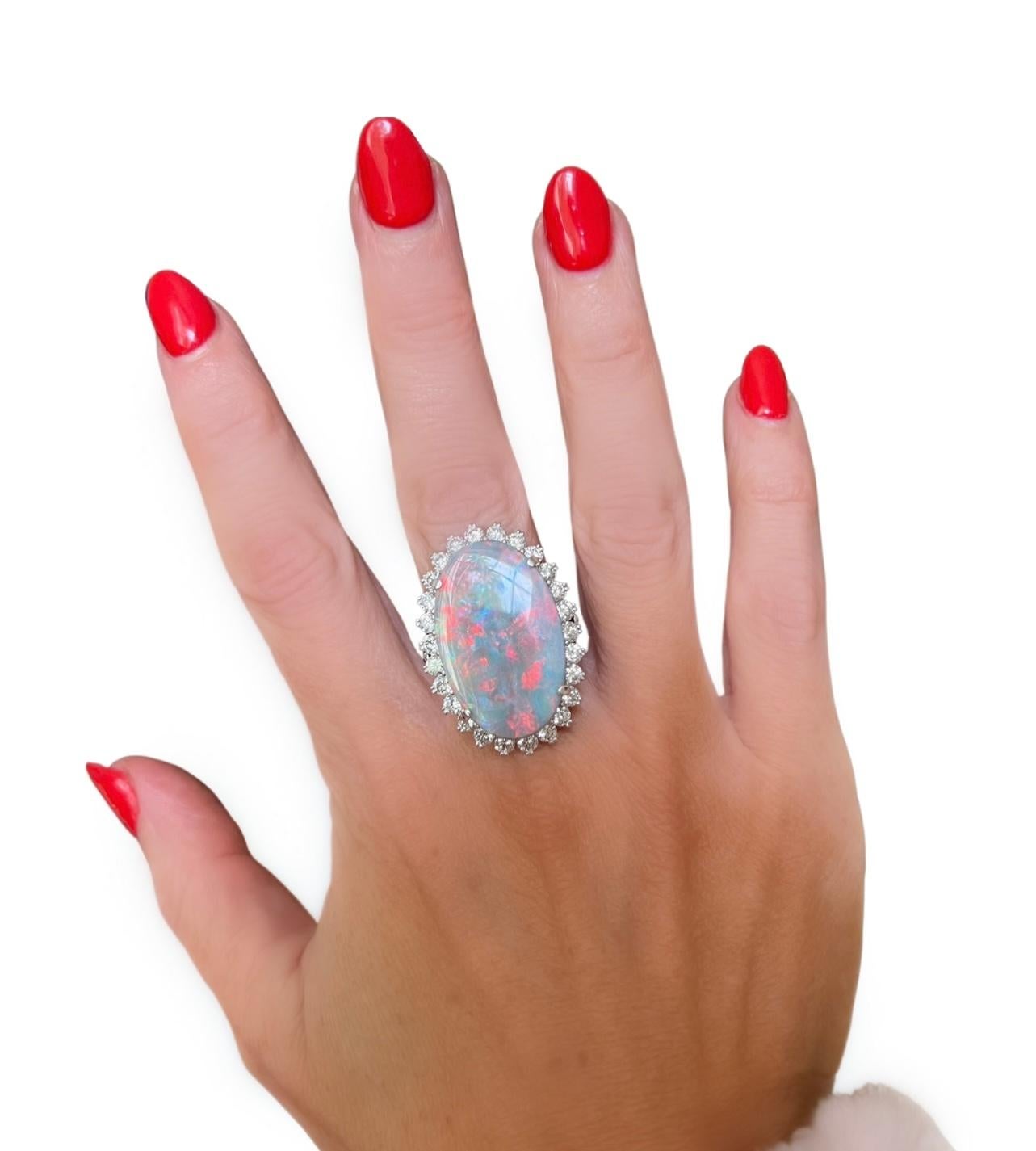 Opal-, Diamant- und Platin-Halo-Ring (Zeitgenössisch) im Angebot