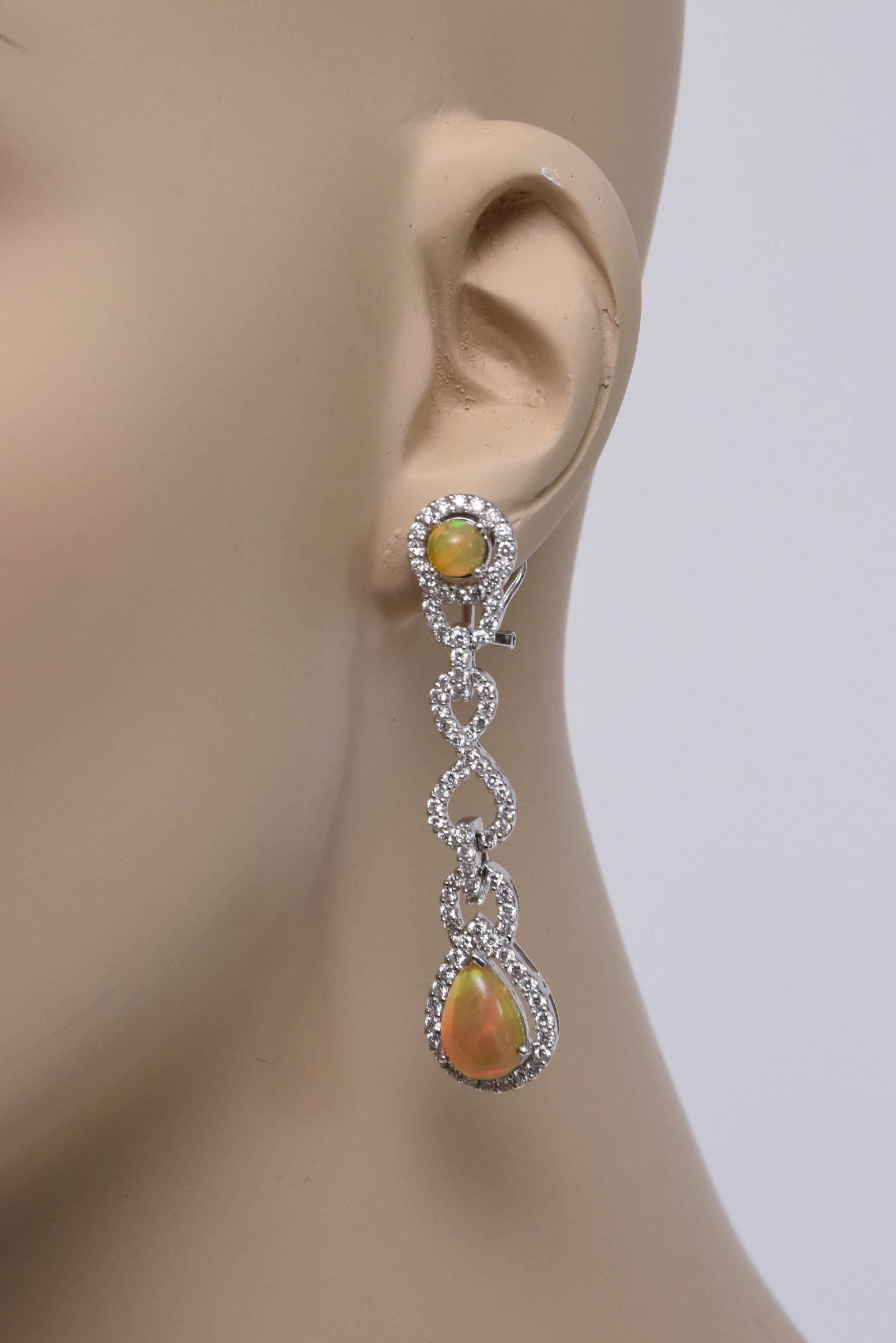 Opal-Diamant-Tropfen-Ohrringe aus Weißgold im Angebot 5
