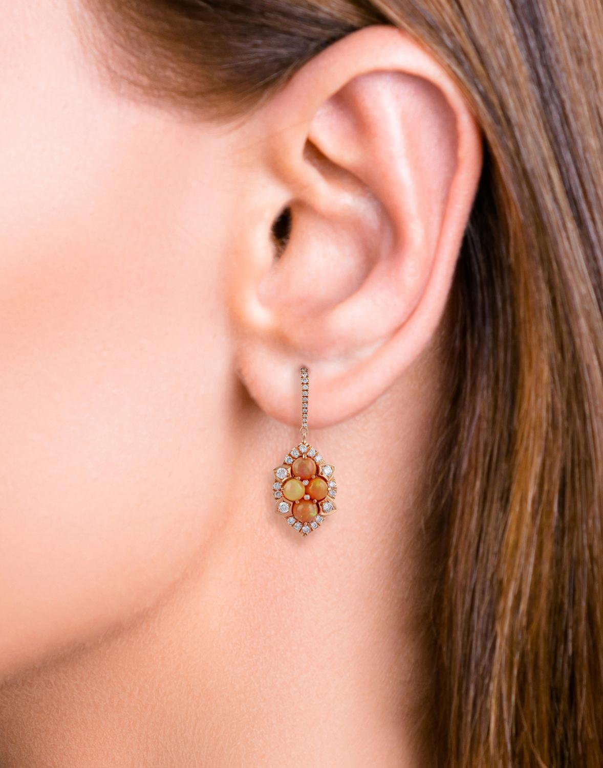 Opal- und Diamant-Ohrringe aus 18 Karat Roségold (Cabochon) im Angebot