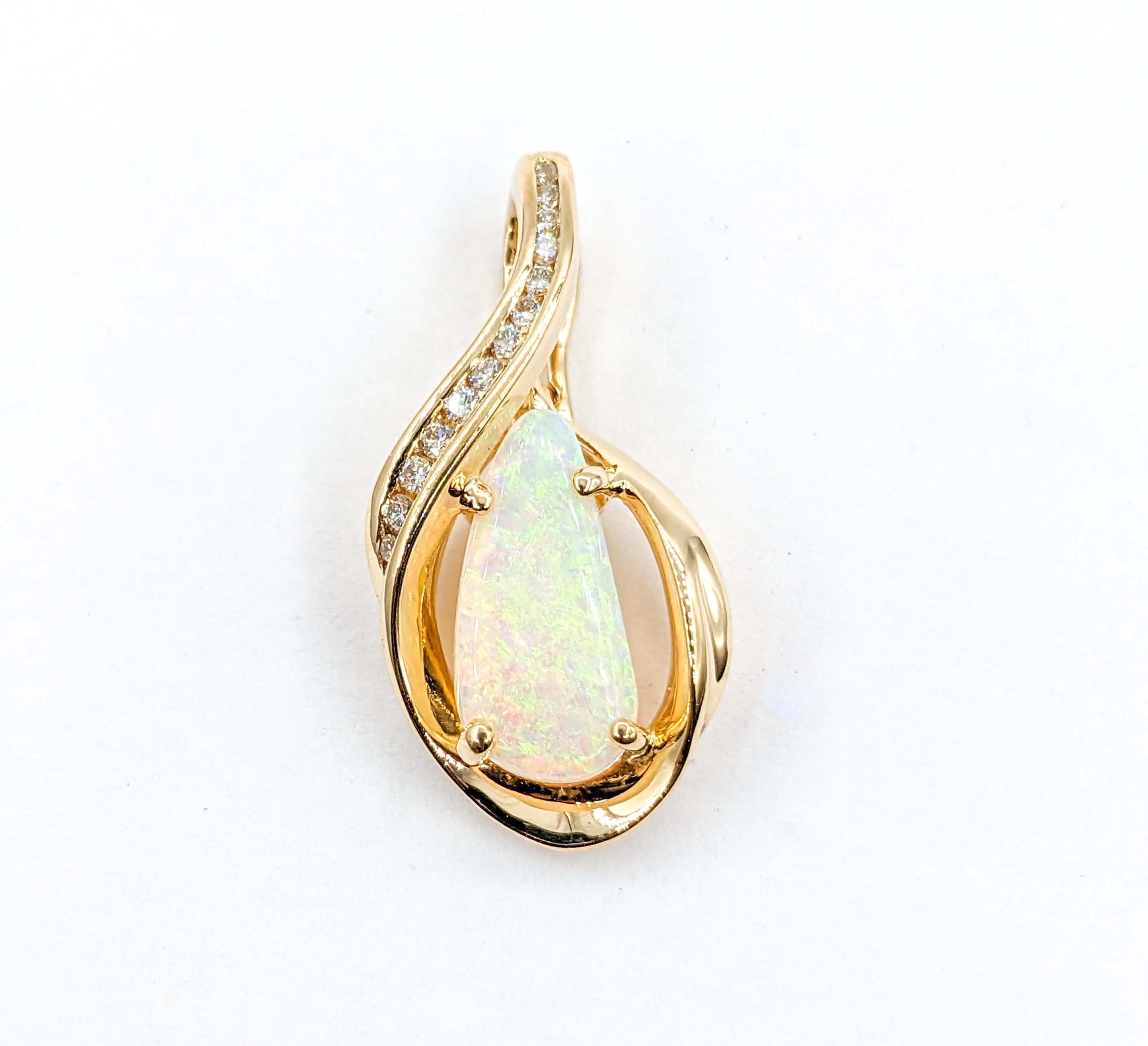  Pendentif en or jaune avec opale et diamant Pour femmes 