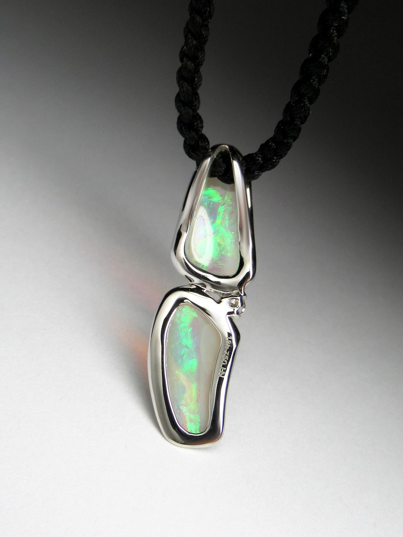 Opale Diamante Ciondolo d'oro Cristallo australiano naturale Collana opale regalo moglie arte In condizioni Nuovo in vendita a Berlin, DE