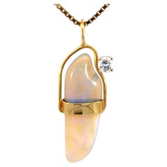 Opal-Diamant-Halskette aus 18-karätigem Gelbgold
