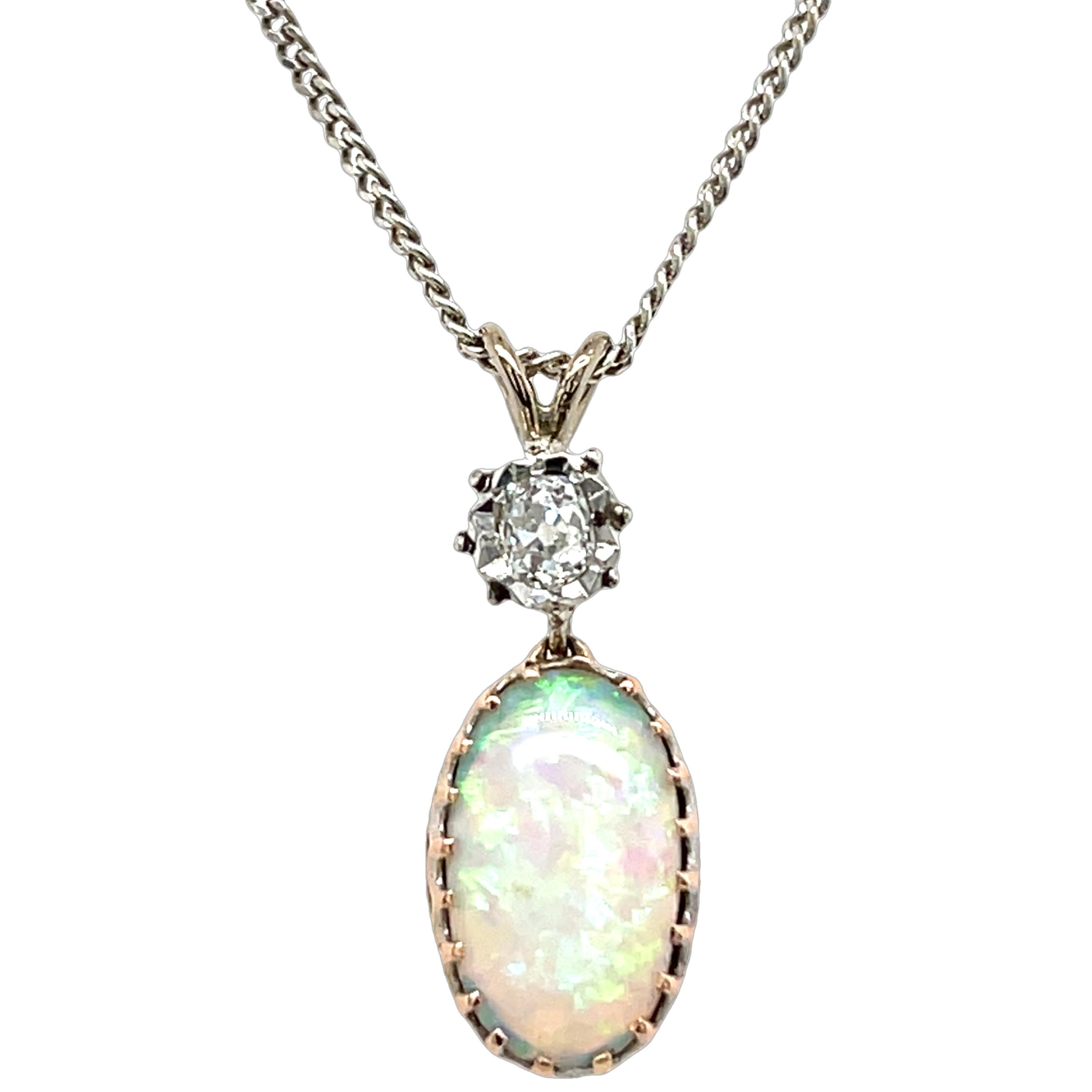 Taglio rotondo Ciondolo con opale e diamanti in oro bianco e rosa 18ct su catena in oro bianco da 16