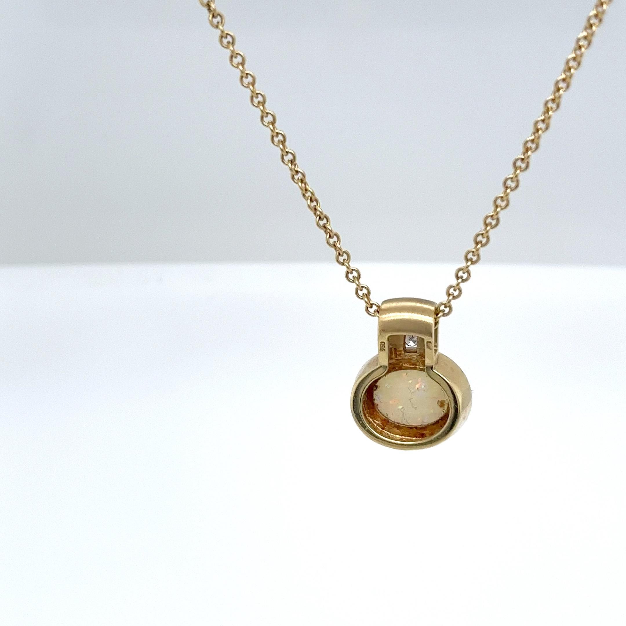 Ciondolo con opale e diamante incastonato in oro giallo 18ct In condizioni ottime in vendita a London, GB