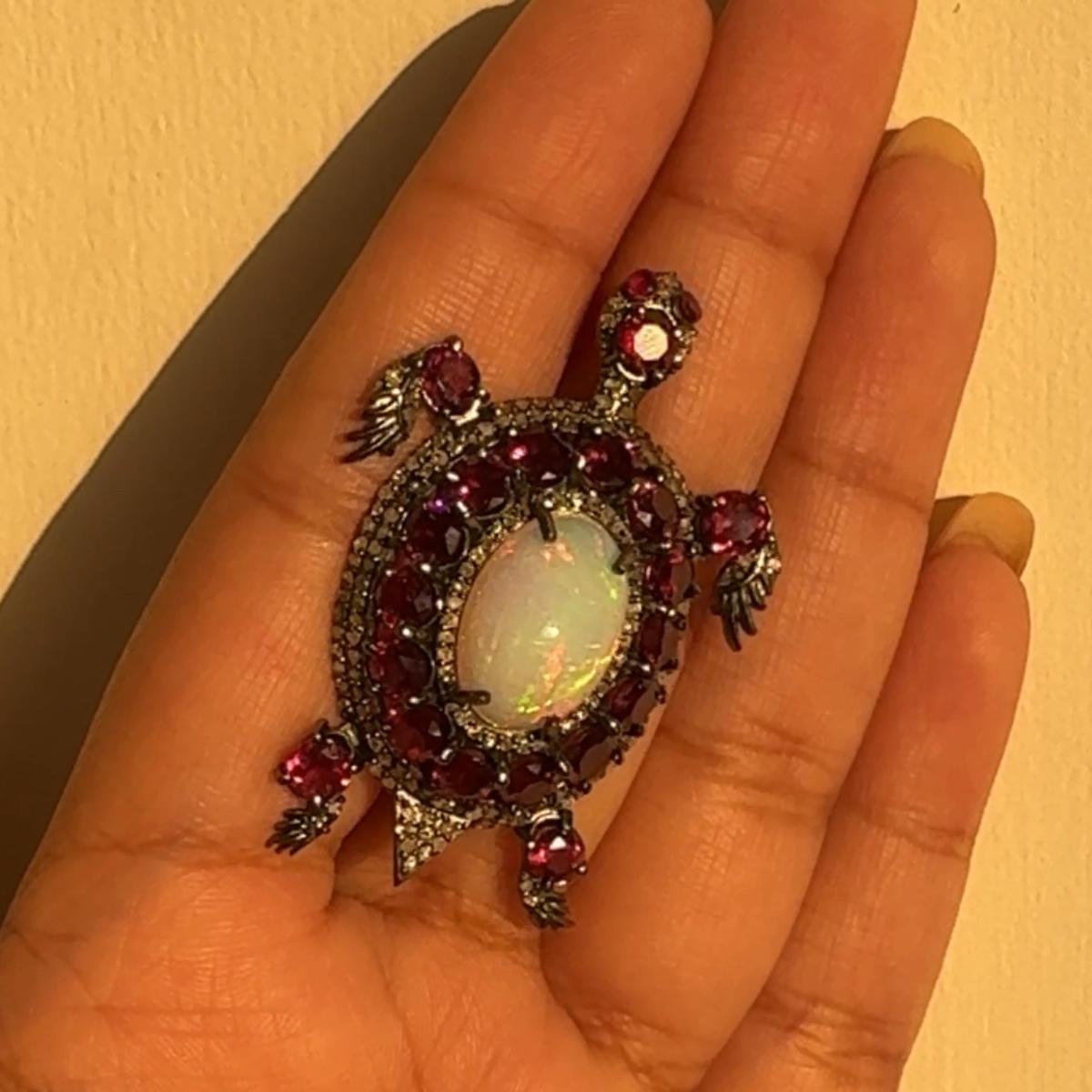 Alfiler Broche Victoriano Tortuga Grande de Ópalo Diamante Rosa Rubí 8,1ctw en Plata Maciza Corte mixto en venta