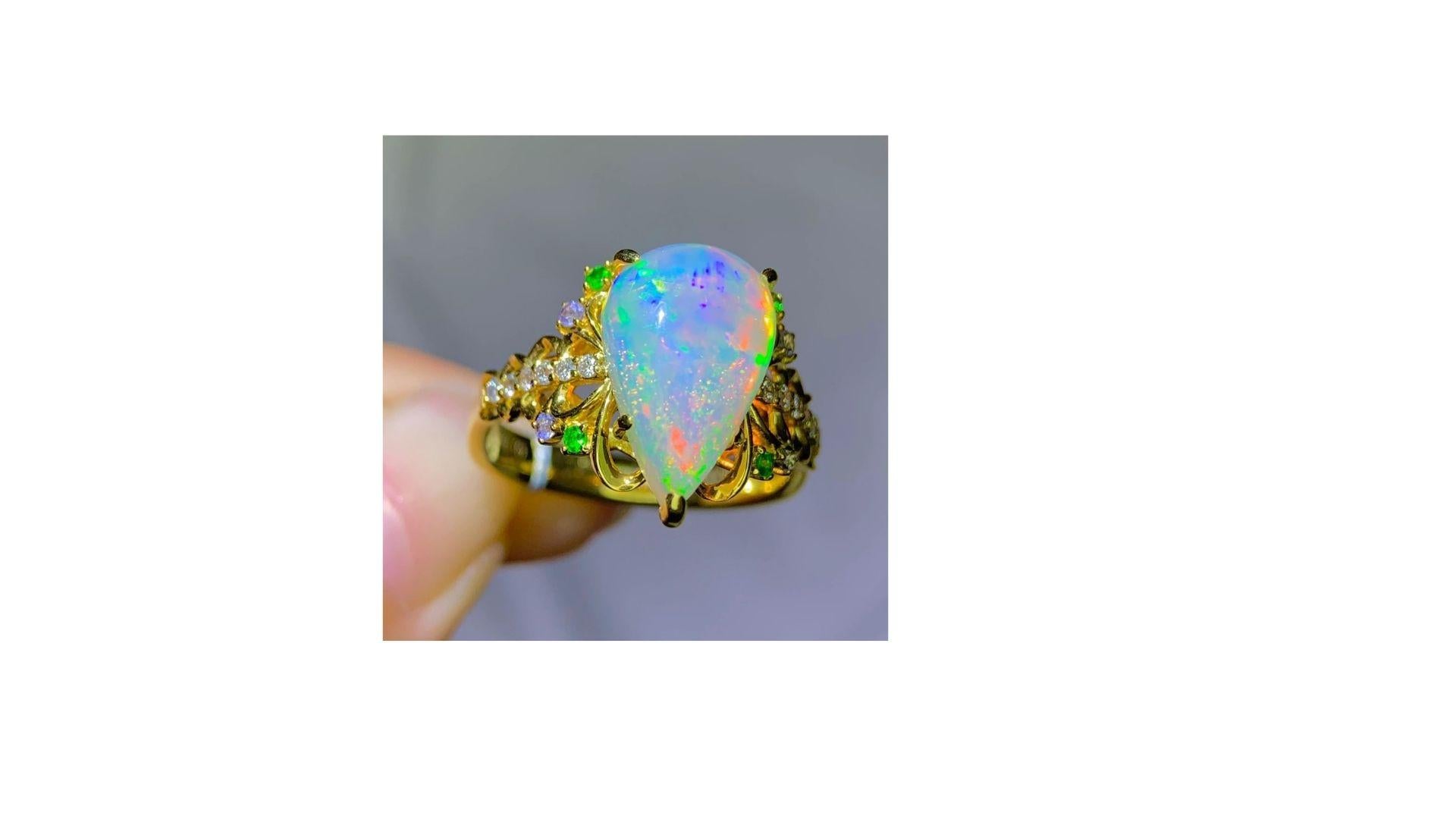 Opal Diamond Ring 18K Yellow Gold In New Condition For Sale In Barnsley, GB