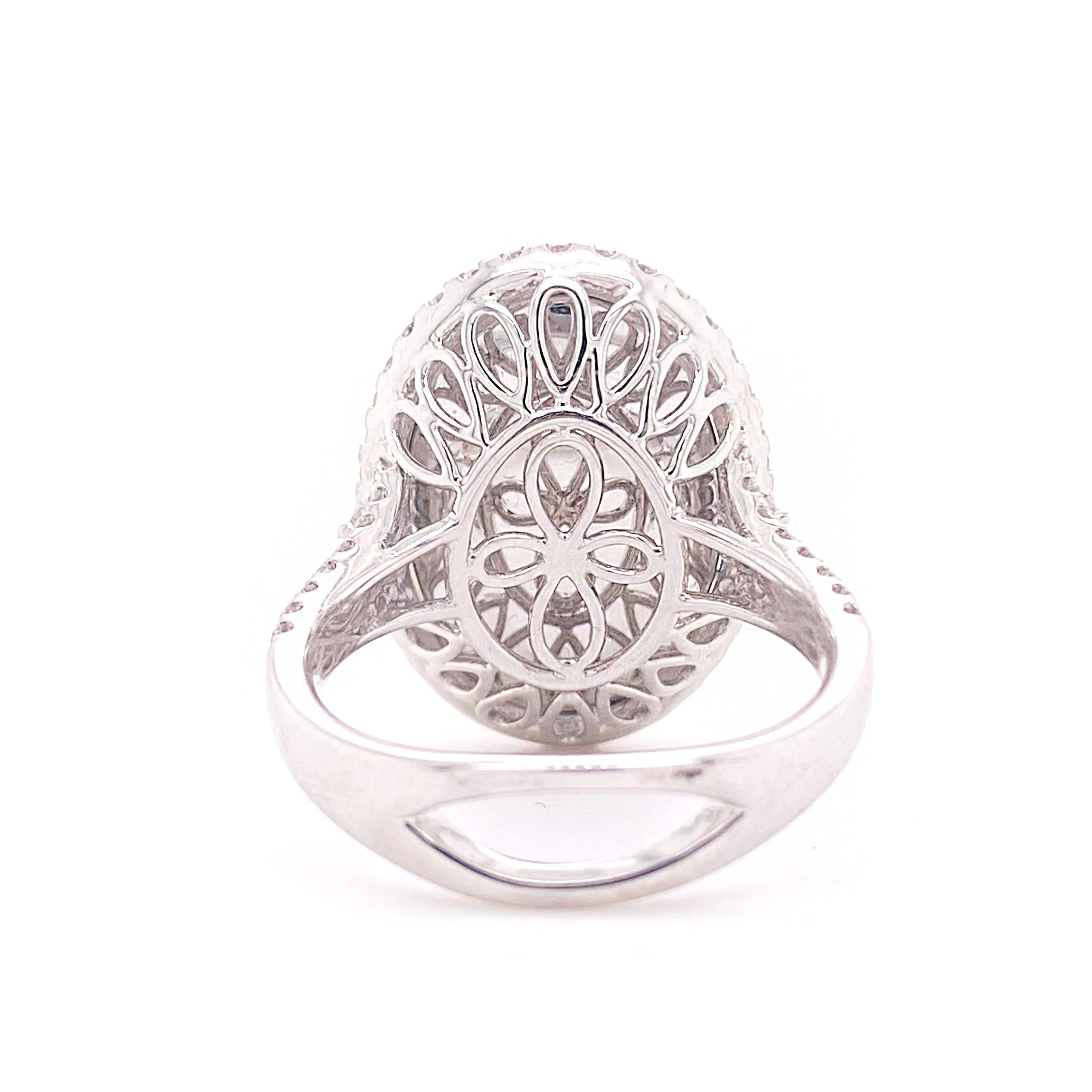 Anillo Ópalo Diamante, Ópalo Ovalado de 8,13 Quilates y Halo de Diamantes en Oro Blanco de 14k en Nuevo estado para la venta en Austin, TX