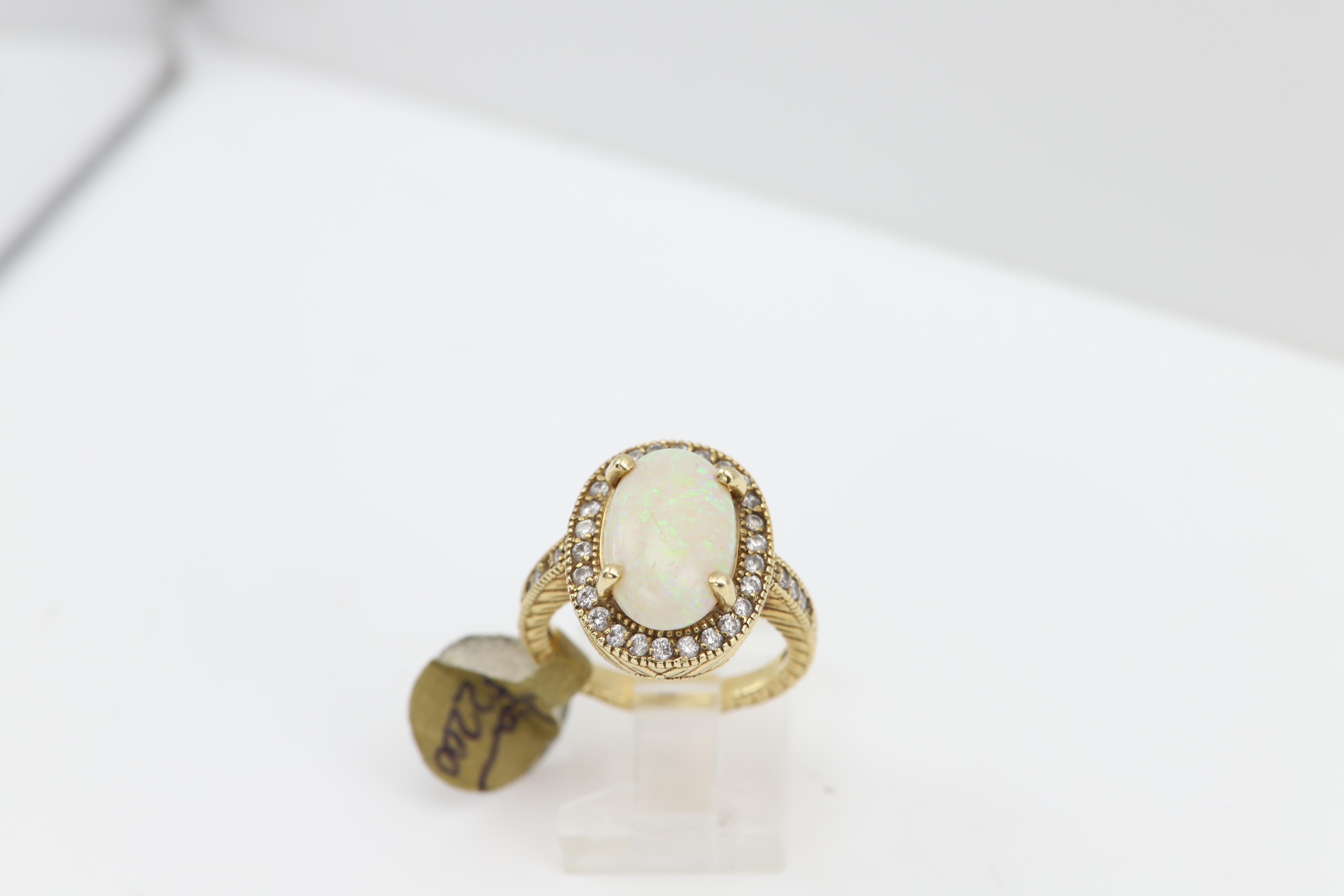 Opal Diamond Ring Circa 1960's 14k Yellow Gold Vintage Opal jewelry For Sale 3