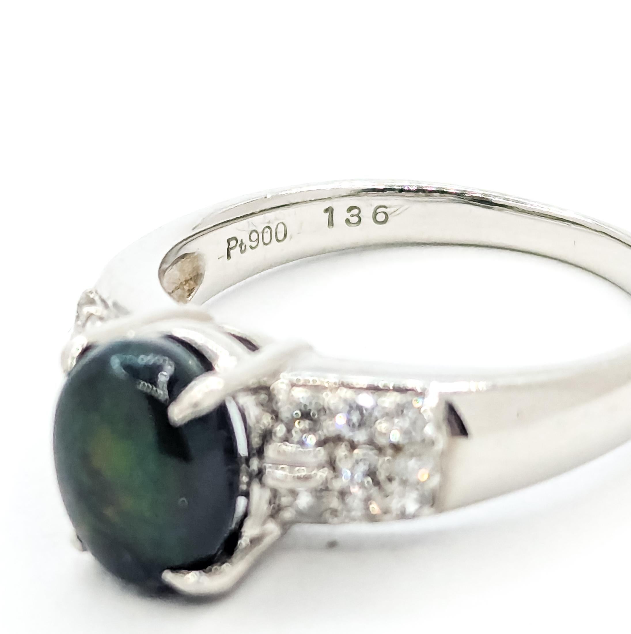 Anillo de Ópalo y Diamantes en Platino en venta 4