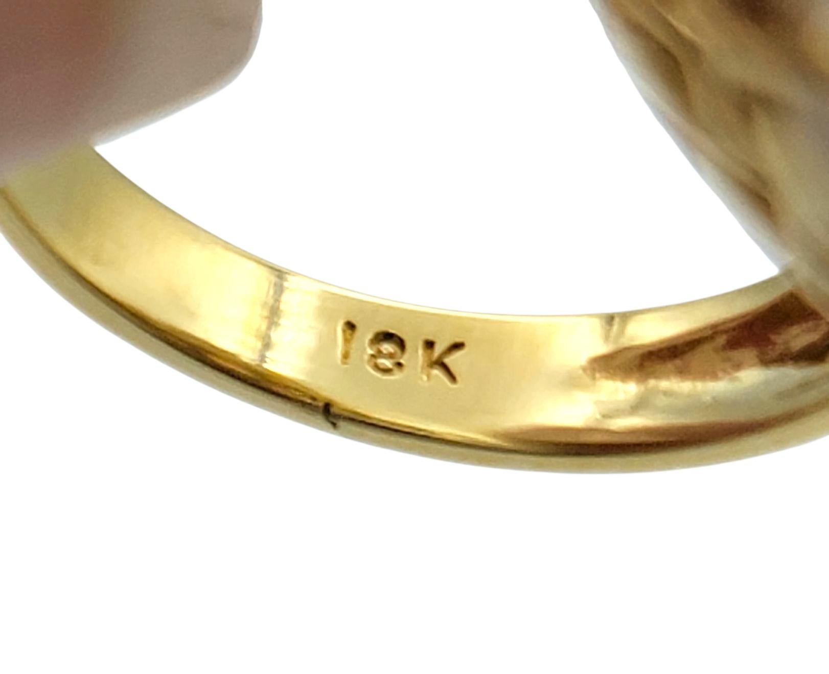 Bague cocktail en or 18 carats avec opale, diamant et rubis en forme de dôme Pour femmes en vente