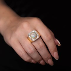 Anillo de sello de ópalo y diamantes Circa 1990s