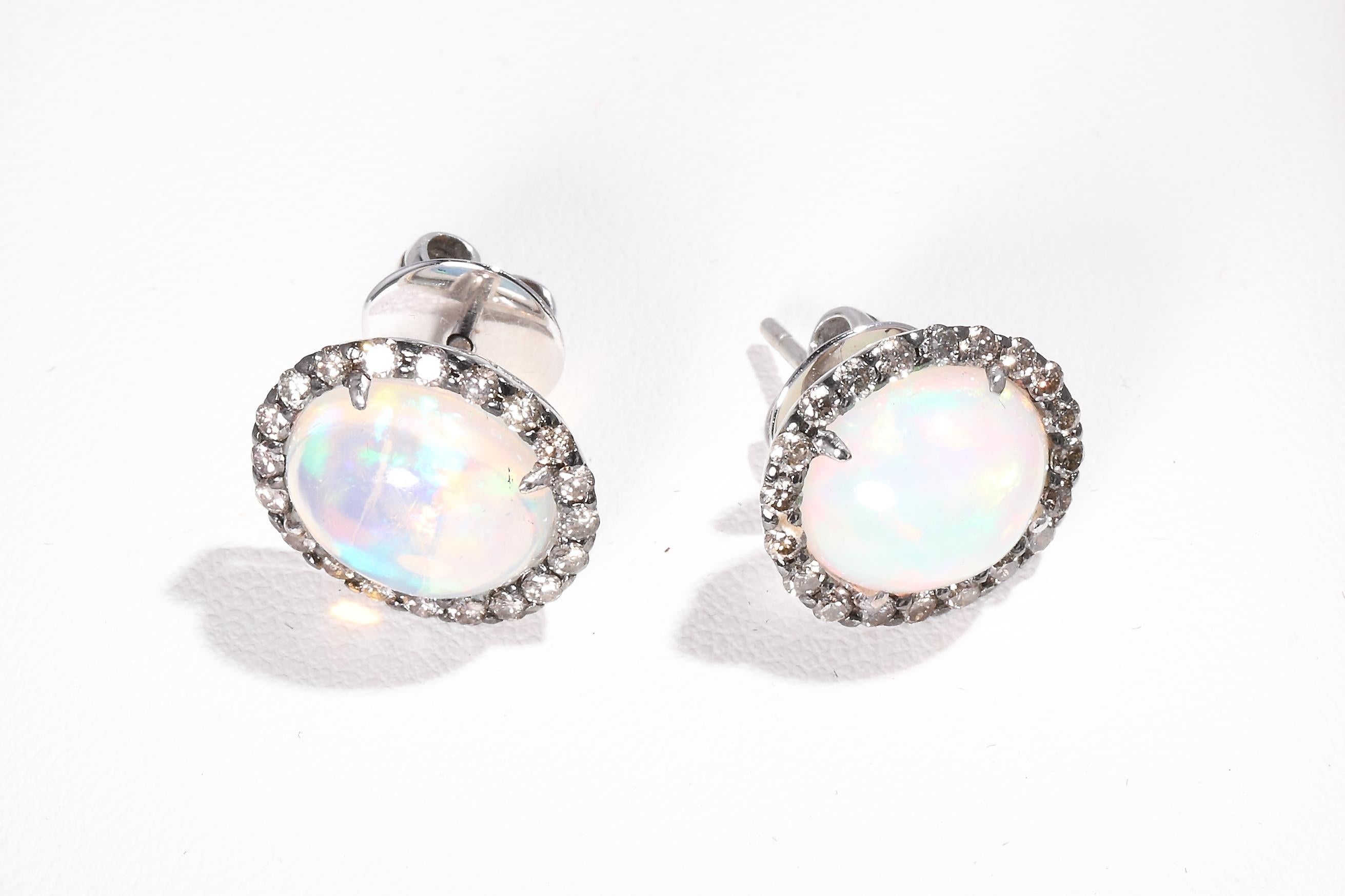 Opal Diamond Stud Earrings In New Condition For Sale In Bad Kissingen, DE