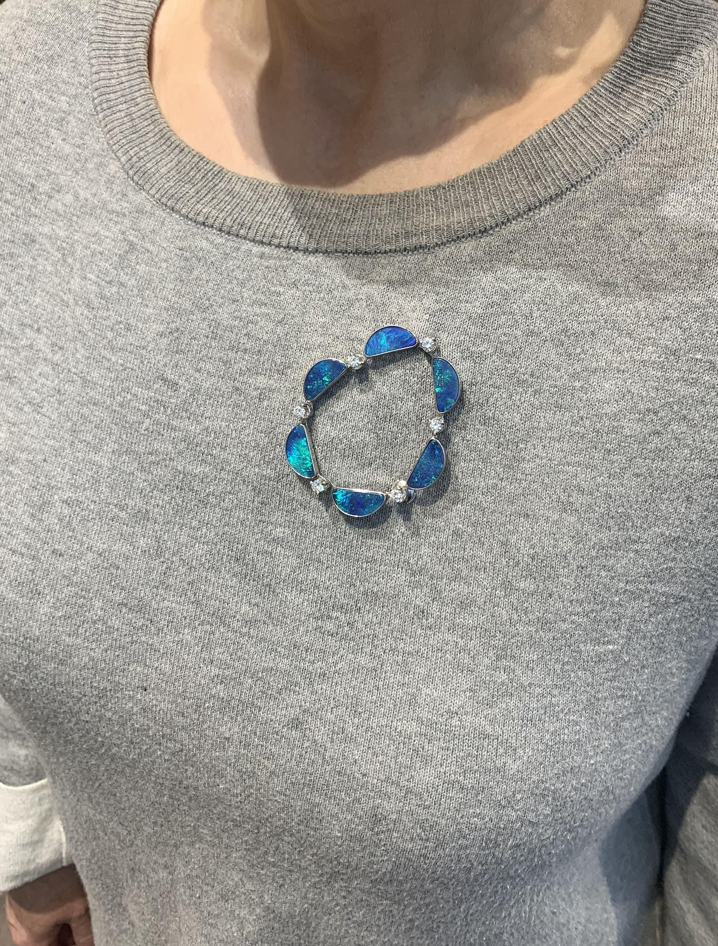 da uomo o donna Spilla in oro bianco con diamante opale del Prof. Friedrich Becker in vendita