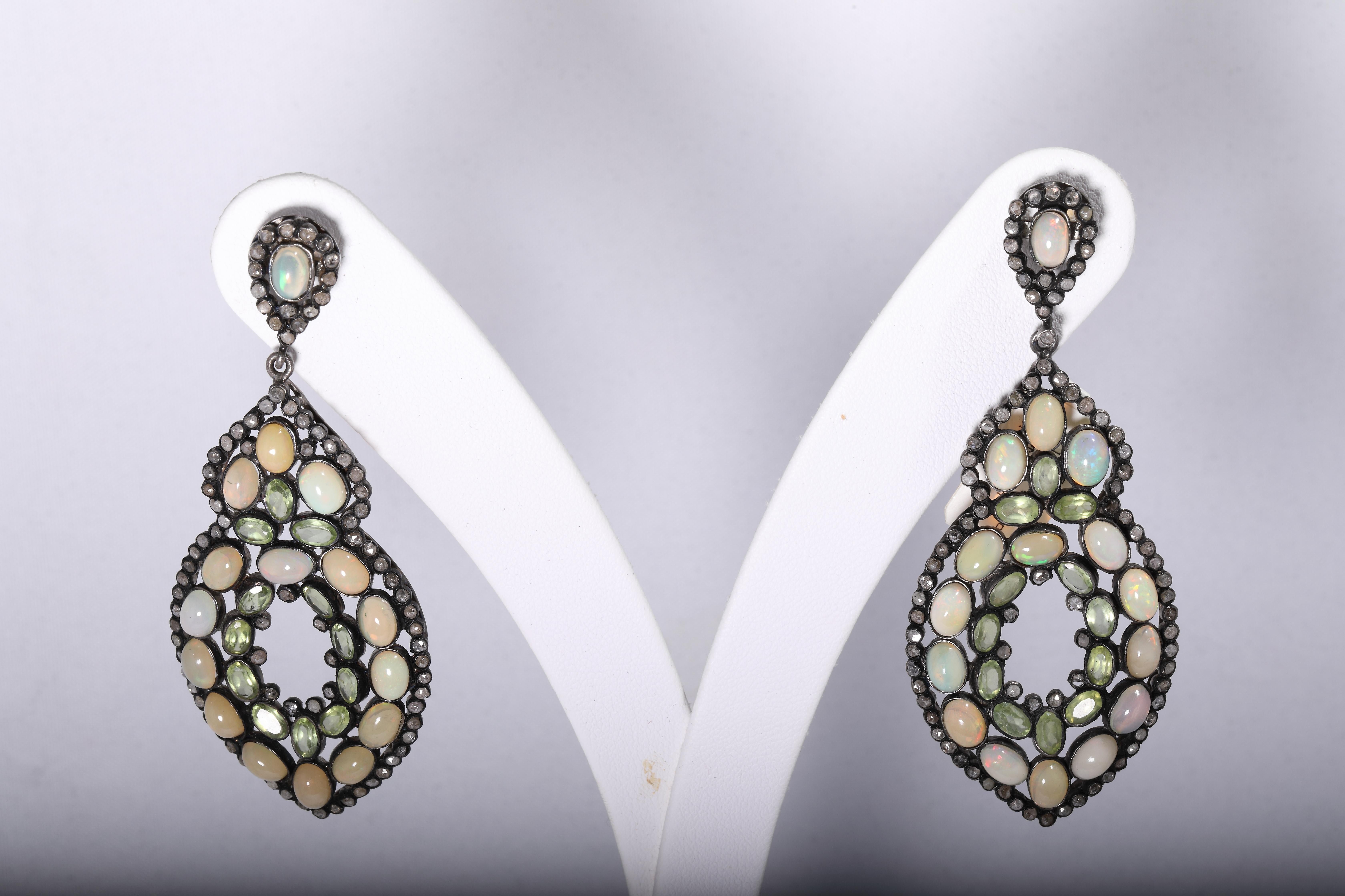 Opal Earrings in Silver In New Condition In Bad Kissingen, DE