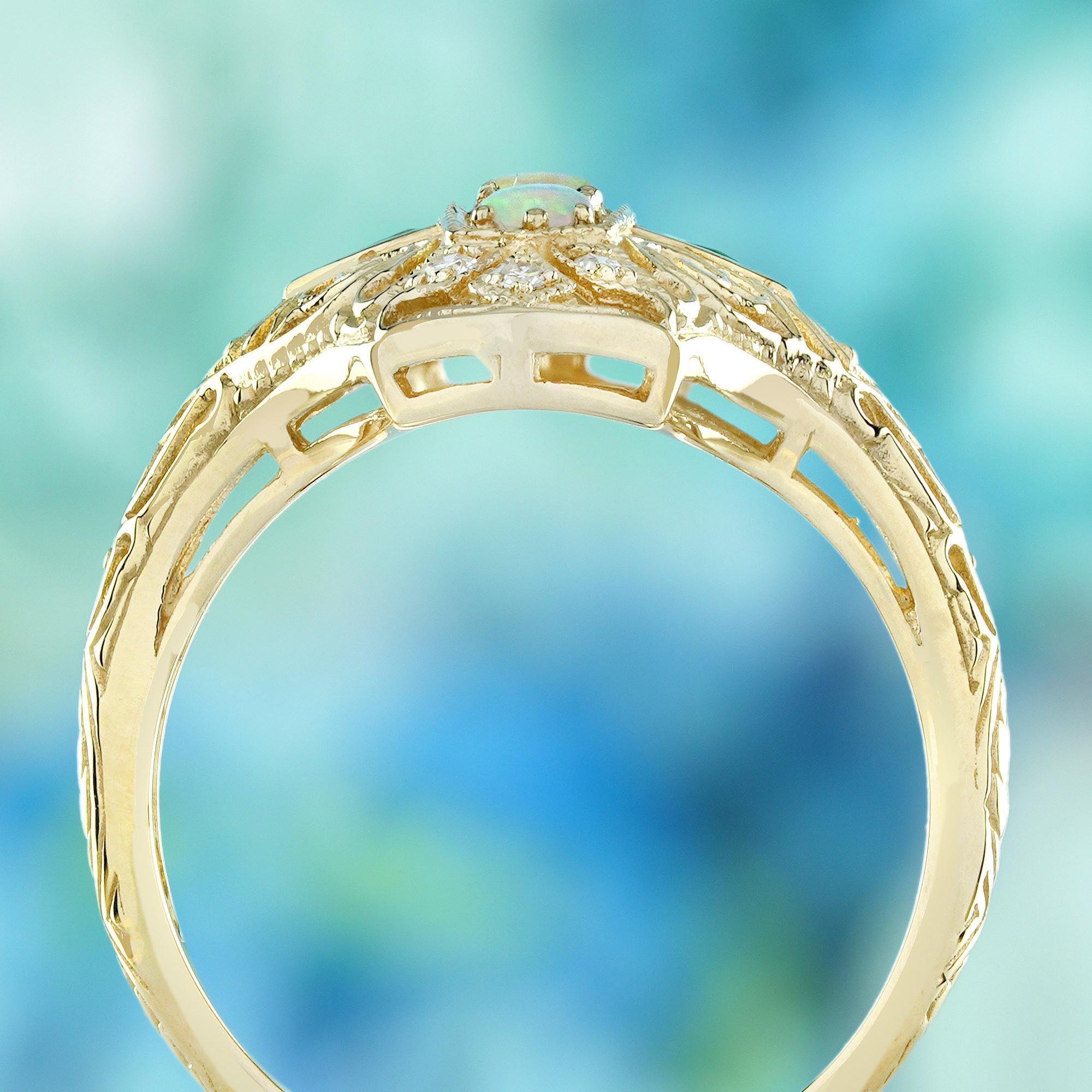 Opal Smaragd und Diamant Vintage Style Drei Steine Ring in massivem 9K Gelbgold im Zustand „Neu“ im Angebot in Bangkok, TH