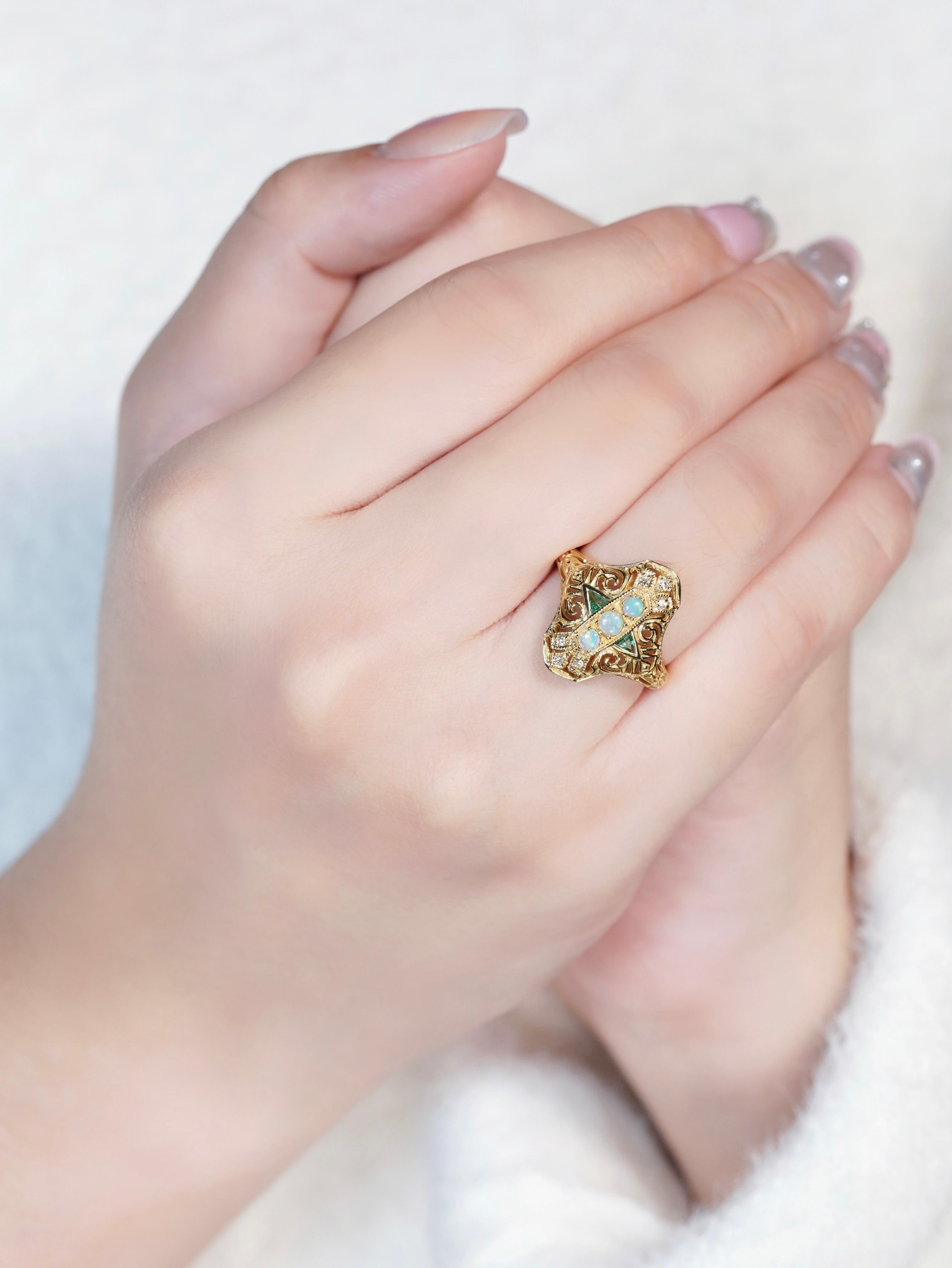 Opal Emerald and Diamond Vintage Style Three Stones Ring in Solid 9K Yellow Gold in vendita 1