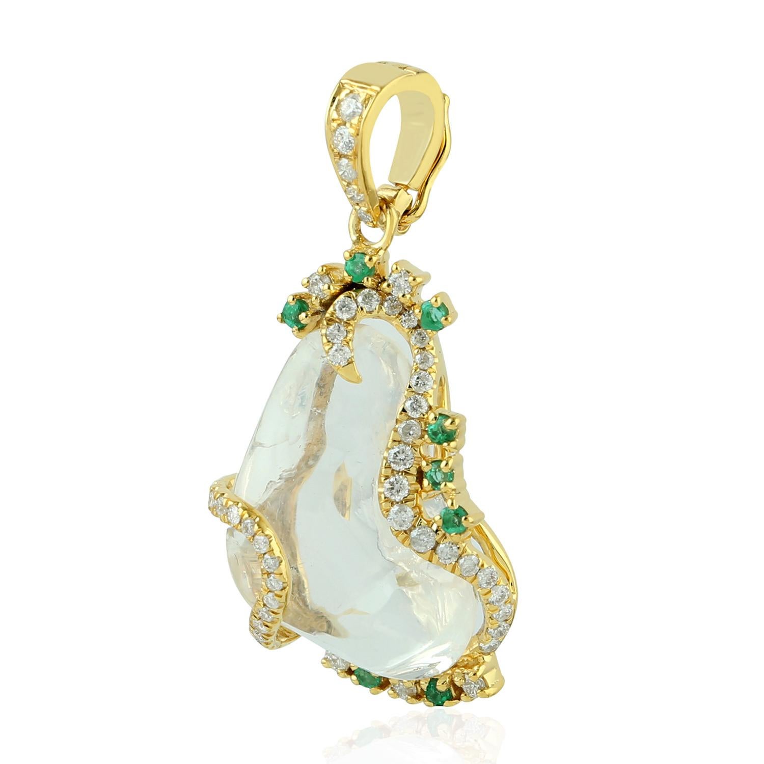 Halskette mit Opal-Smaragd-Diamant-Anhänger aus 18 Karat Gold (Gemischter Schliff) im Angebot