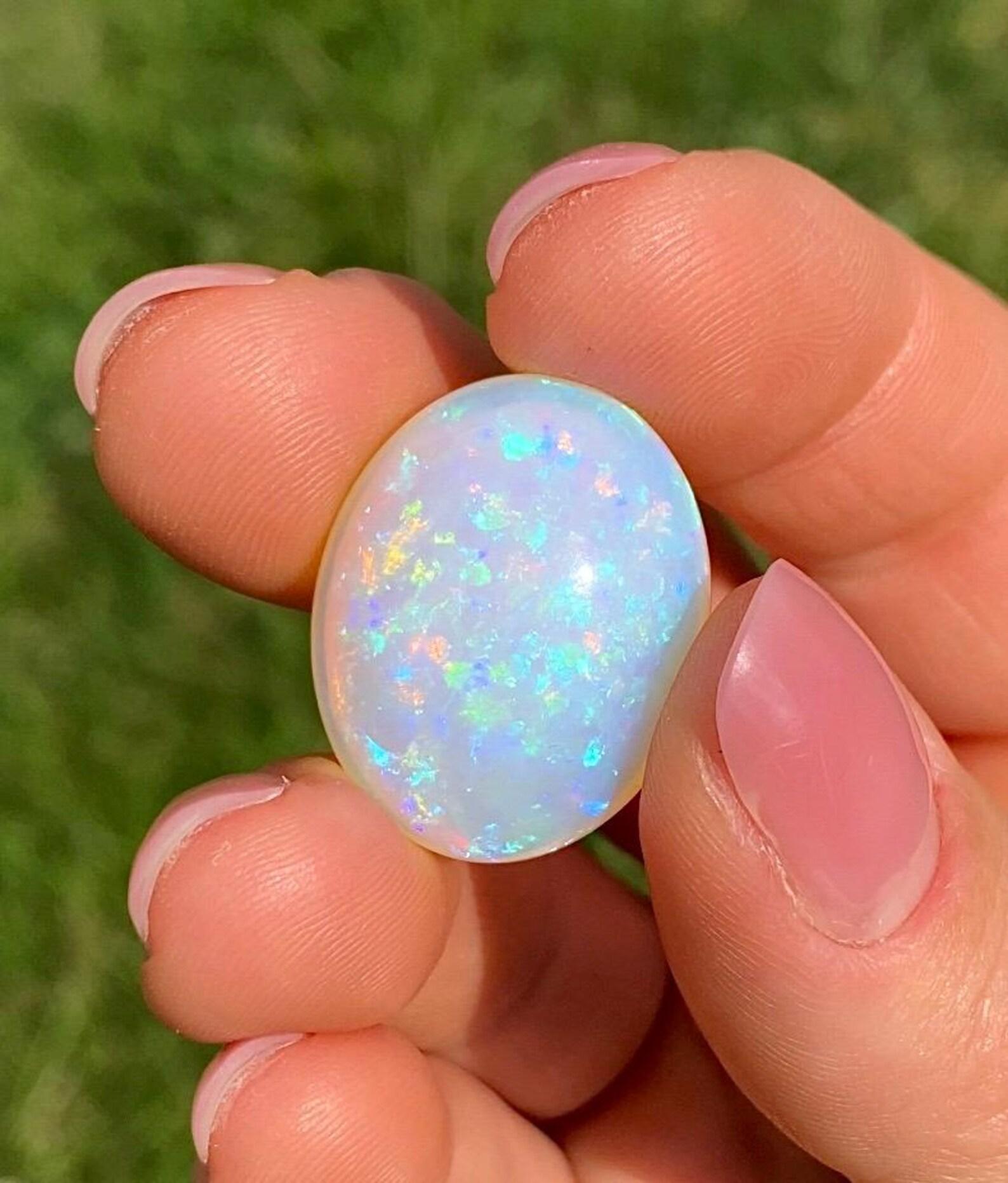 Oval Cut Opal Ethiopian 16.94Ct natural gemstone, Oval cabochon, , Certificate GFCO For Sale